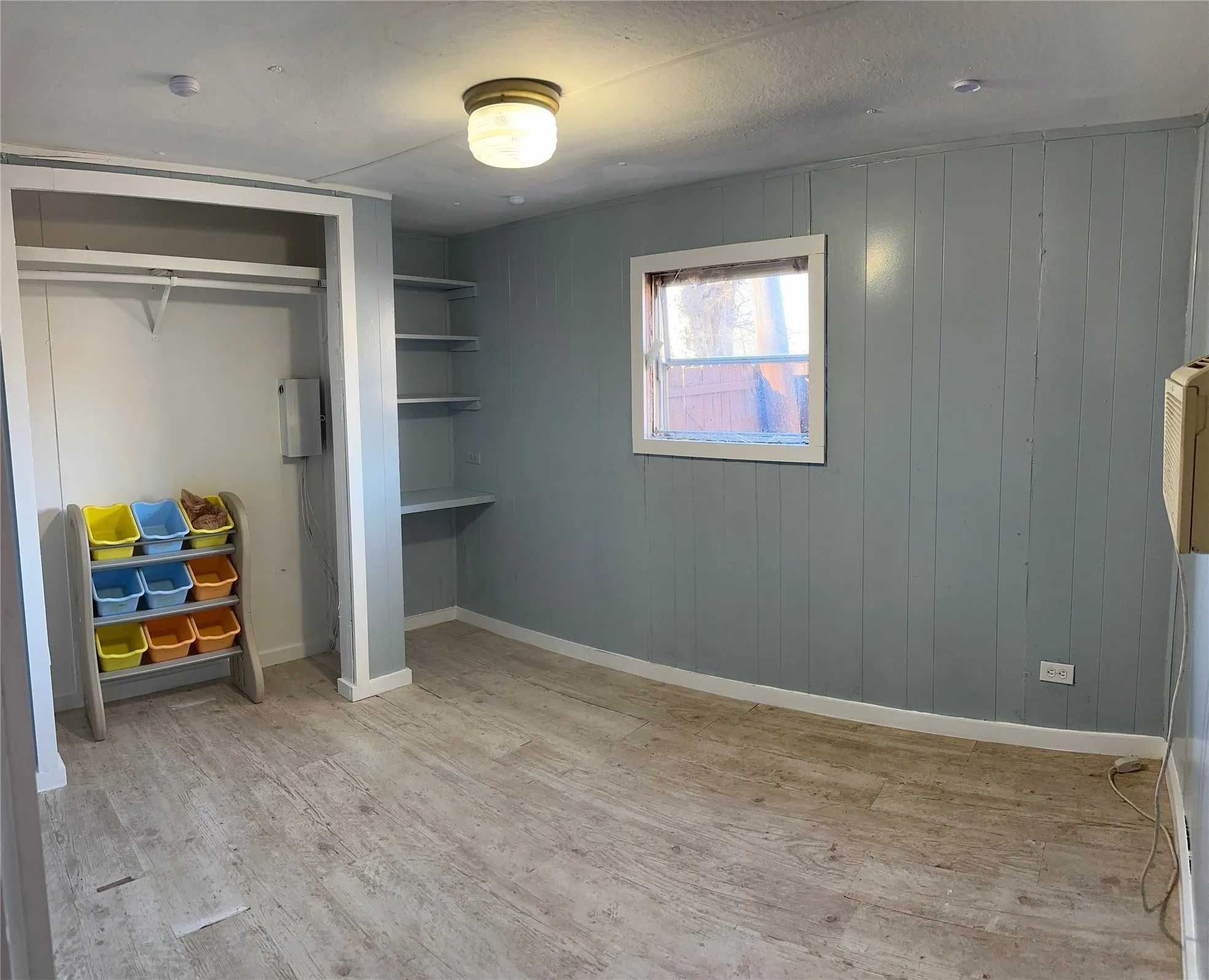 Single Family Residence For Sale in Navarro County , 202 Cottonwood Street, Barry, Texas 75102, 4 Bedrooms, 1 Bathroom, Garage spaces, 1,296 Sqft, built in 1950, Price $143,000, mls#21182758, Real Estate Agent in Barry, Homes For Sale in Navarro county, Homes For Sale in Barry, Realtor in Barry Texas, Real Estate Brokerage Independent Realty Texas, Luminita Cordes Realtor