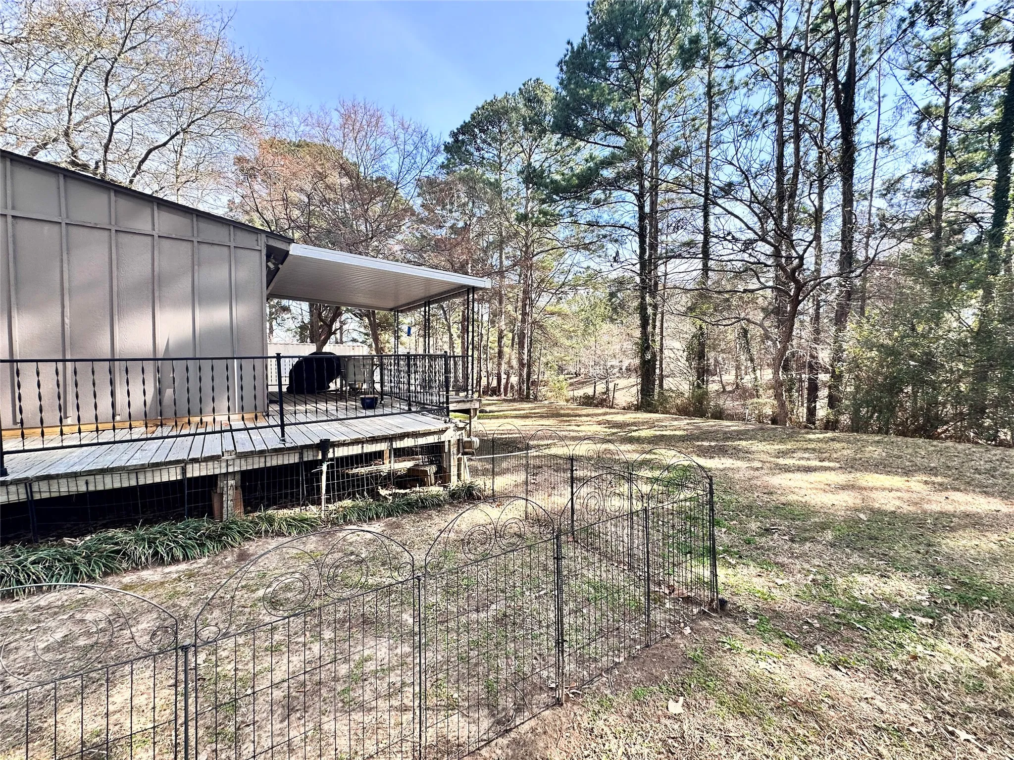 Single Family Residence For Sale in Henderson County , 6791 Valley View Drive, Frankston, Texas 75763, 3 Bedroom, 3 Bathroom, Garage spaces, 1,949 Sqft, built in 1986, mls#21182674, Real Estate Agent in Frankston, Homes For Sale in Henderson county, Homes For Sale in Frankston, Realtor in Frankston Texas, Real Estate Brokerage Independent Realty Texas, Luminita Cordes Realtor