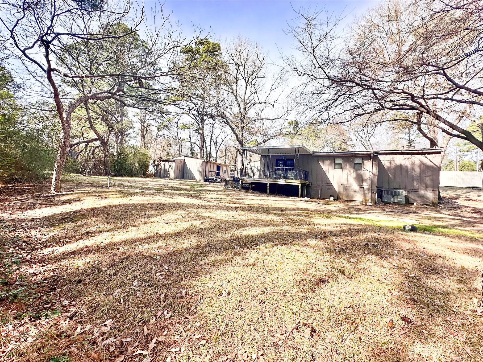 Single Family Residence For Sale in Henderson County , 6791 Valley View Drive, Frankston, Texas 75763, 3 Bedroom, 3 Bathroom, Garage spaces, 1,949 Sqft, built in 1986, mls#21182674, Real Estate Agent in Frankston, Homes For Sale in Henderson county, Homes For Sale in Frankston, Realtor in Frankston Texas, Real Estate Brokerage Independent Realty Texas, Luminita Cordes Realtor
