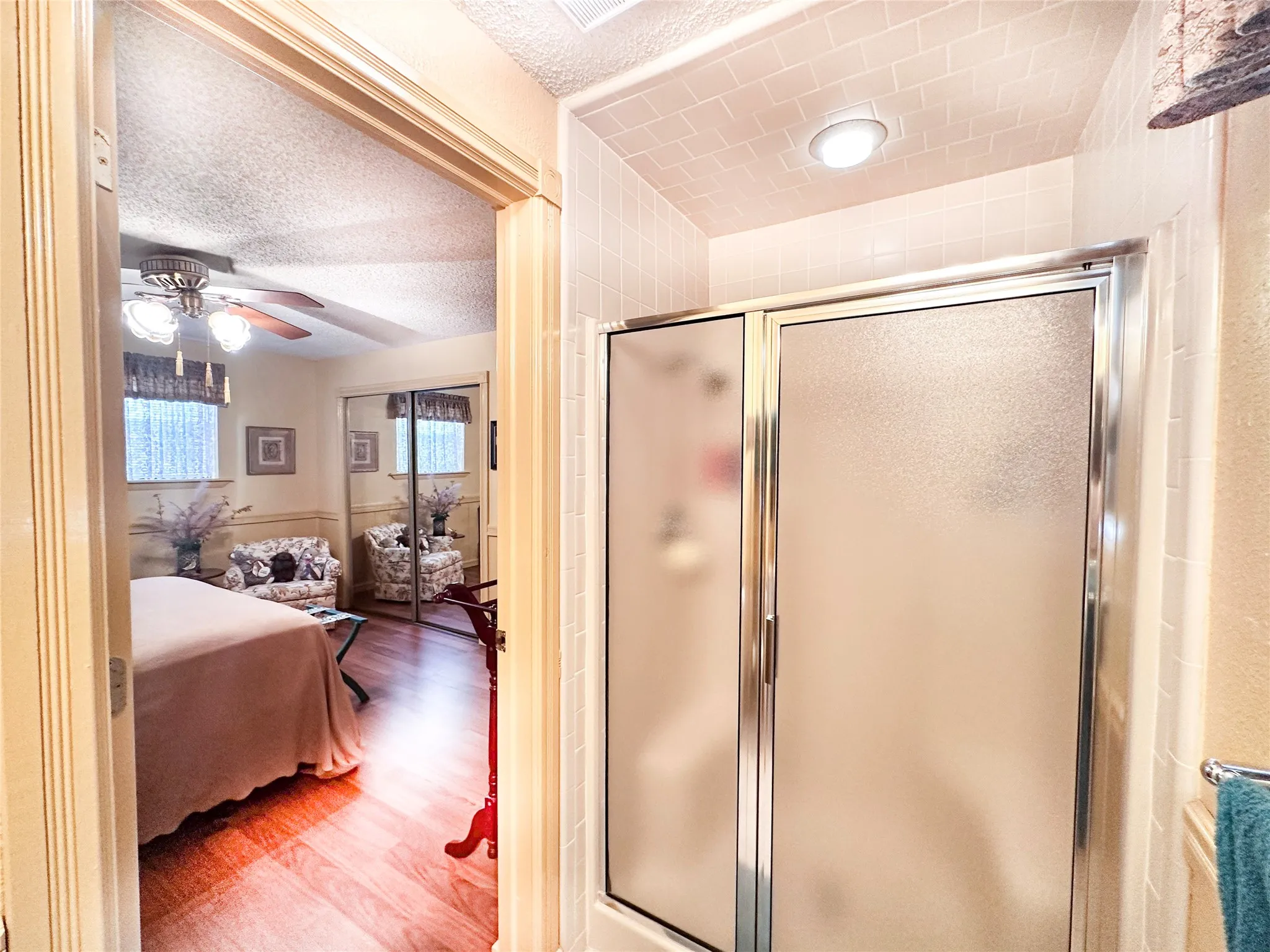 Single Family Residence For Sale in Henderson County , 6791 Valley View Drive, Frankston, Texas 75763, 3 Bedroom, 3 Bathroom, Garage spaces, 1,949 Sqft, built in 1986, mls#21182674, Real Estate Agent in Frankston, Homes For Sale in Henderson county, Homes For Sale in Frankston, Realtor in Frankston Texas, Real Estate Brokerage Independent Realty Texas, Luminita Cordes Realtor