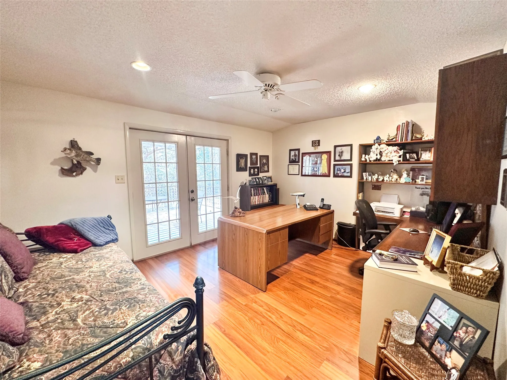 Single Family Residence For Sale in Henderson County , 6791 Valley View Drive, Frankston, Texas 75763, 3 Bedroom, 3 Bathroom, Garage spaces, 1,949 Sqft, built in 1986, mls#21182674, Real Estate Agent in Frankston, Homes For Sale in Henderson county, Homes For Sale in Frankston, Realtor in Frankston Texas, Real Estate Brokerage Independent Realty Texas, Luminita Cordes Realtor