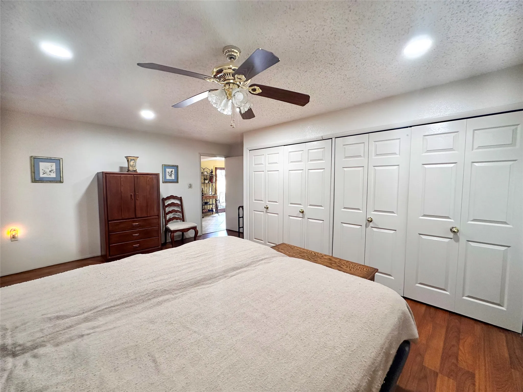 Single Family Residence For Sale in Henderson County , 6791 Valley View Drive, Frankston, Texas 75763, 3 Bedroom, 3 Bathroom, Garage spaces, 1,949 Sqft, built in 1986, mls#21182674, Real Estate Agent in Frankston, Homes For Sale in Henderson county, Homes For Sale in Frankston, Realtor in Frankston Texas, Real Estate Brokerage Independent Realty Texas, Luminita Cordes Realtor
