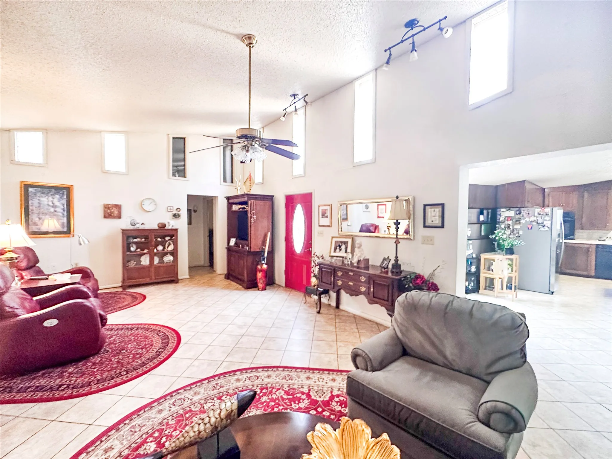 Single Family Residence For Sale in Henderson County , 6791 Valley View Drive, Frankston, Texas 75763, 3 Bedroom, 3 Bathroom, Garage spaces, 1,949 Sqft, built in 1986, mls#21182674, Real Estate Agent in Frankston, Homes For Sale in Henderson county, Homes For Sale in Frankston, Realtor in Frankston Texas, Real Estate Brokerage Independent Realty Texas, Luminita Cordes Realtor