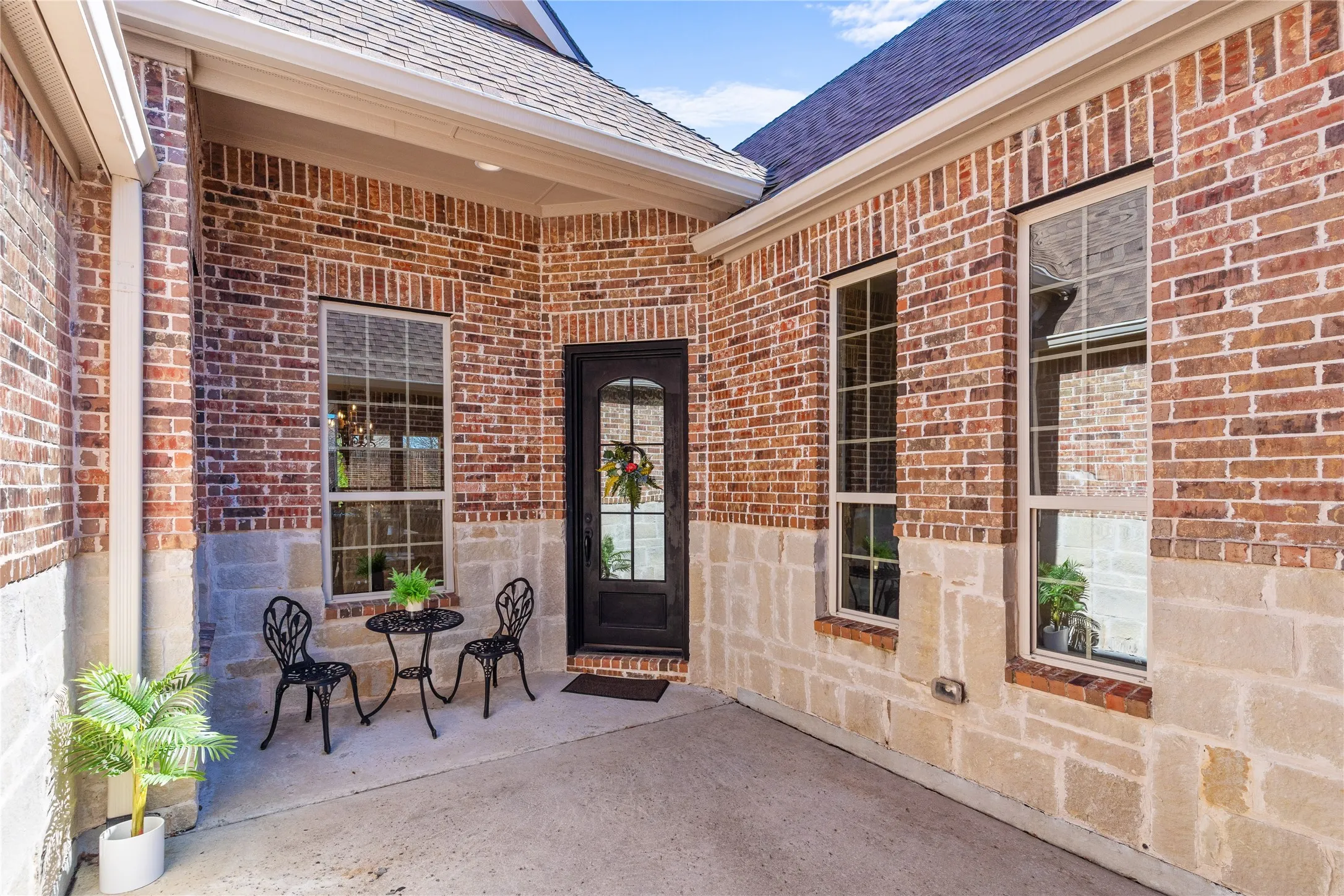 Single Family Residence For Sale in Denton County , 5630 Highflyer Hills Trail, Frisco, Texas 75036, 4 Bedroom, 4 Bathroom, 3 Garage spaces, 2,630 Sqft, built in 2016, Preowned, mls#21171549, Real Estate Agent in Frisco, Homes For Sale in Denton county, Homes For Sale in Frisco, Realtor in Frisco Texas, Real Estate Brokerage Independent Realty Texas, Luminita Cordes Realtor