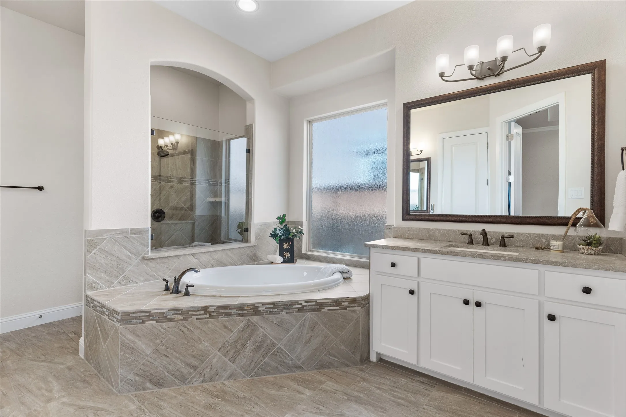 Single Family Residence For Sale in Denton County , 5630 Highflyer Hills Trail, Frisco, Texas 75036, 4 Bedroom, 4 Bathroom, 3 Garage spaces, 2,630 Sqft, built in 2016, Preowned, mls#21171549, Real Estate Agent in Frisco, Homes For Sale in Denton county, Homes For Sale in Frisco, Realtor in Frisco Texas, Real Estate Brokerage Independent Realty Texas, Luminita Cordes Realtor