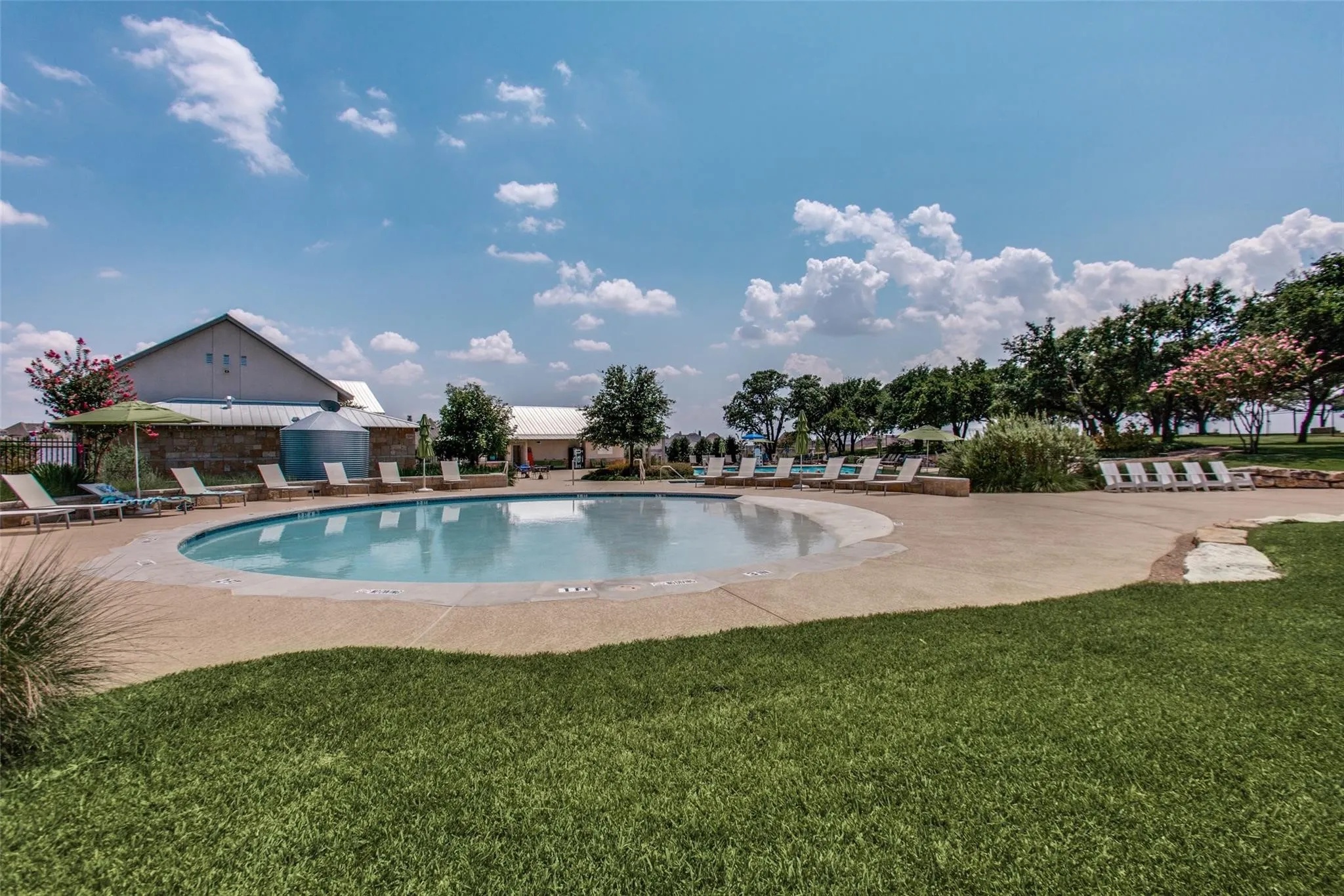 Single Family Residence For Sale in Denton County , 5630 Highflyer Hills Trail, Frisco, Texas 75036, 4 Bedroom, 4 Bathroom, 3 Garage spaces, 2,630 Sqft, built in 2016, Preowned, mls#21171549, Real Estate Agent in Frisco, Homes For Sale in Denton county, Homes For Sale in Frisco, Realtor in Frisco Texas, Real Estate Brokerage Independent Realty Texas, Luminita Cordes Realtor