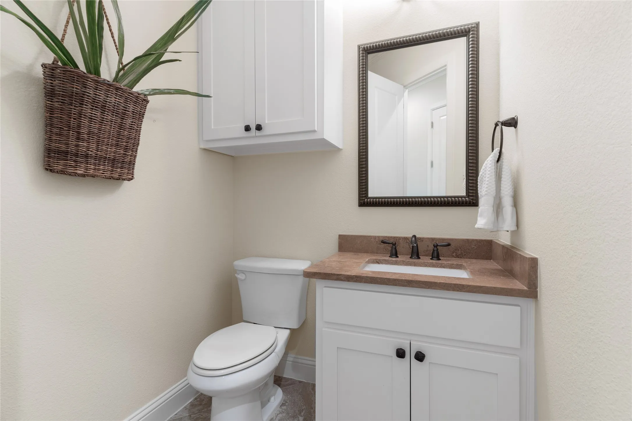 Single Family Residence For Sale in Denton County , 5630 Highflyer Hills Trail, Frisco, Texas 75036, 4 Bedroom, 4 Bathroom, 3 Garage spaces, 2,630 Sqft, built in 2016, Preowned, mls#21171549, Real Estate Agent in Frisco, Homes For Sale in Denton county, Homes For Sale in Frisco, Realtor in Frisco Texas, Real Estate Brokerage Independent Realty Texas, Luminita Cordes Realtor