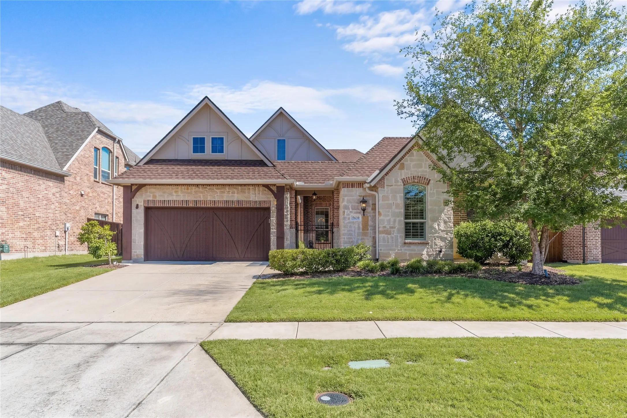 Single Family Residence For Sale in Denton County , 5630 Highflyer Hills Trail, Frisco, Texas 75036, 4 Bedroom, 4 Bathroom, 3 Garage spaces, 2,630 Sqft, built in 2016, Preowned, mls#21171549, Real Estate Agent in Frisco, Homes For Sale in Denton county, Homes For Sale in Frisco, Realtor in Frisco Texas, Real Estate Brokerage Independent Realty Texas, Luminita Cordes Realtor