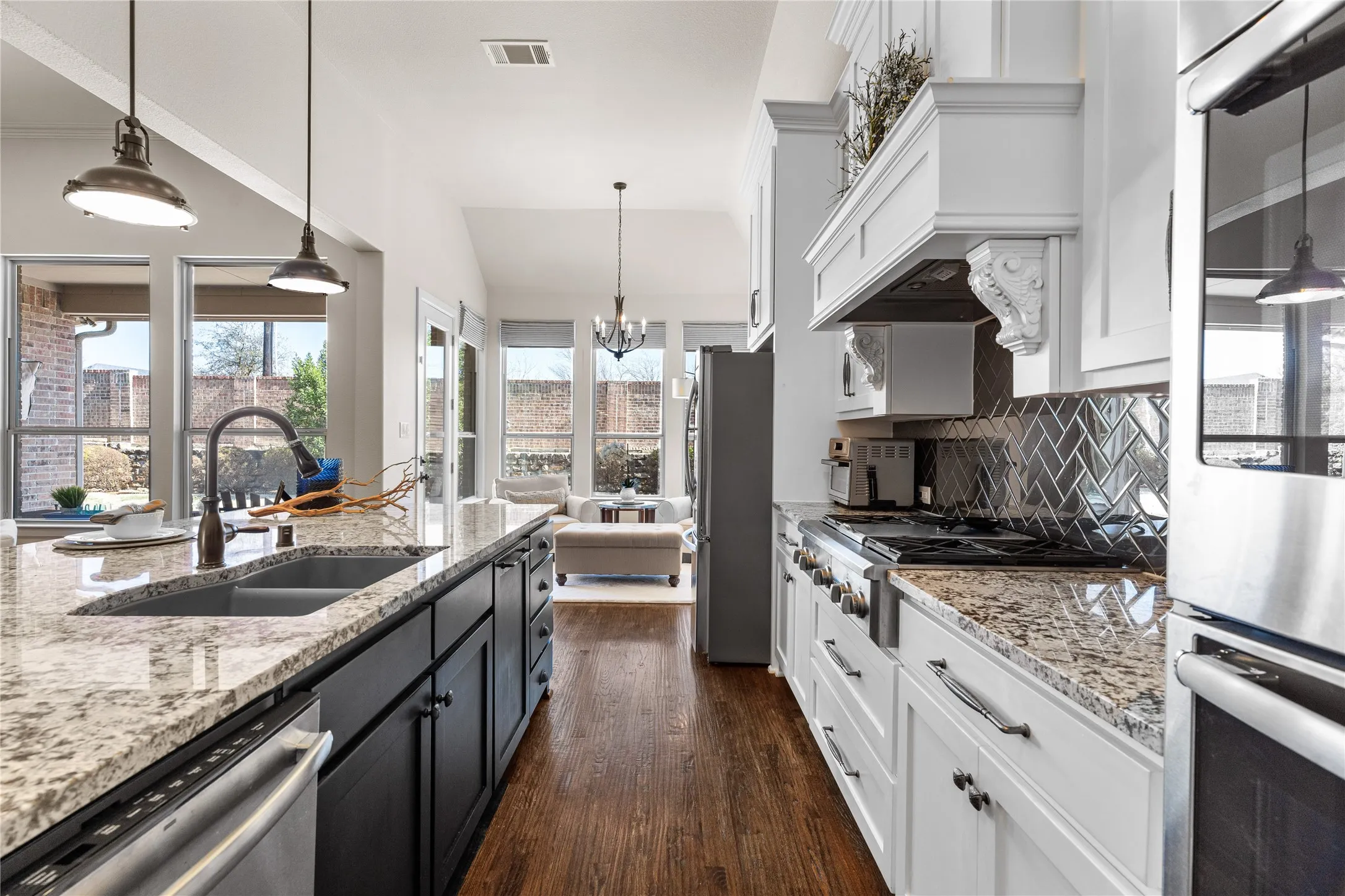 Single Family Residence For Sale in Denton County , 5630 Highflyer Hills Trail, Frisco, Texas 75036, 4 Bedroom, 4 Bathroom, 3 Garage spaces, 2,630 Sqft, built in 2016, Preowned, mls#21171549, Real Estate Agent in Frisco, Homes For Sale in Denton county, Homes For Sale in Frisco, Realtor in Frisco Texas, Real Estate Brokerage Independent Realty Texas, Luminita Cordes Realtor
