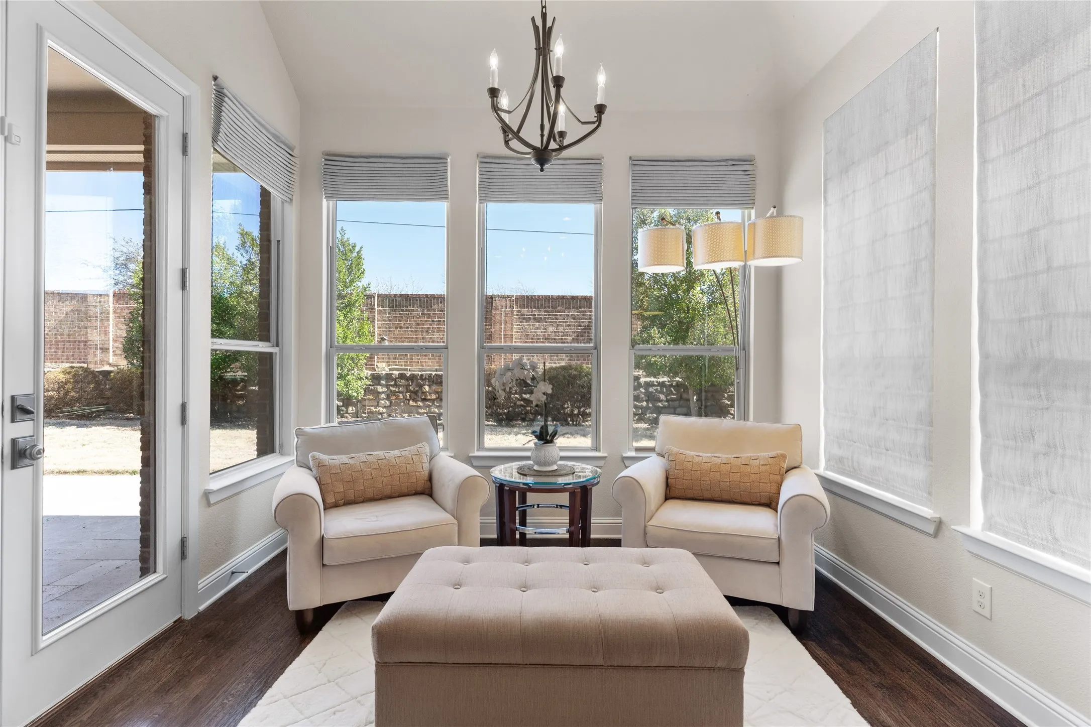 Single Family Residence For Sale in Denton County , 5630 Highflyer Hills Trail, Frisco, Texas 75036, 4 Bedroom, 4 Bathroom, 3 Garage spaces, 2,630 Sqft, built in 2016, Preowned, mls#21171549, Real Estate Agent in Frisco, Homes For Sale in Denton county, Homes For Sale in Frisco, Realtor in Frisco Texas, Real Estate Brokerage Independent Realty Texas, Luminita Cordes Realtor