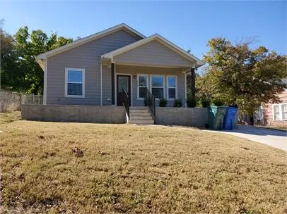 Single Family Residence For Rent in Grayson County , 214 N Ricketts Street, Sherman, Texas 75092, 3 Bedroom, 2 Bathroom, 2 Garage spaces, 1,211 Sqft, built in 2018, Price $1,550, mls#21182868, Real Estate Agent in Sherman, Homes For Rent in Grayson county, Homes For Rent in Sherman, Realtor in Sherman Texas, Real Estate Brokerage Independent Realty Texas, Luminita Cordes Realtor