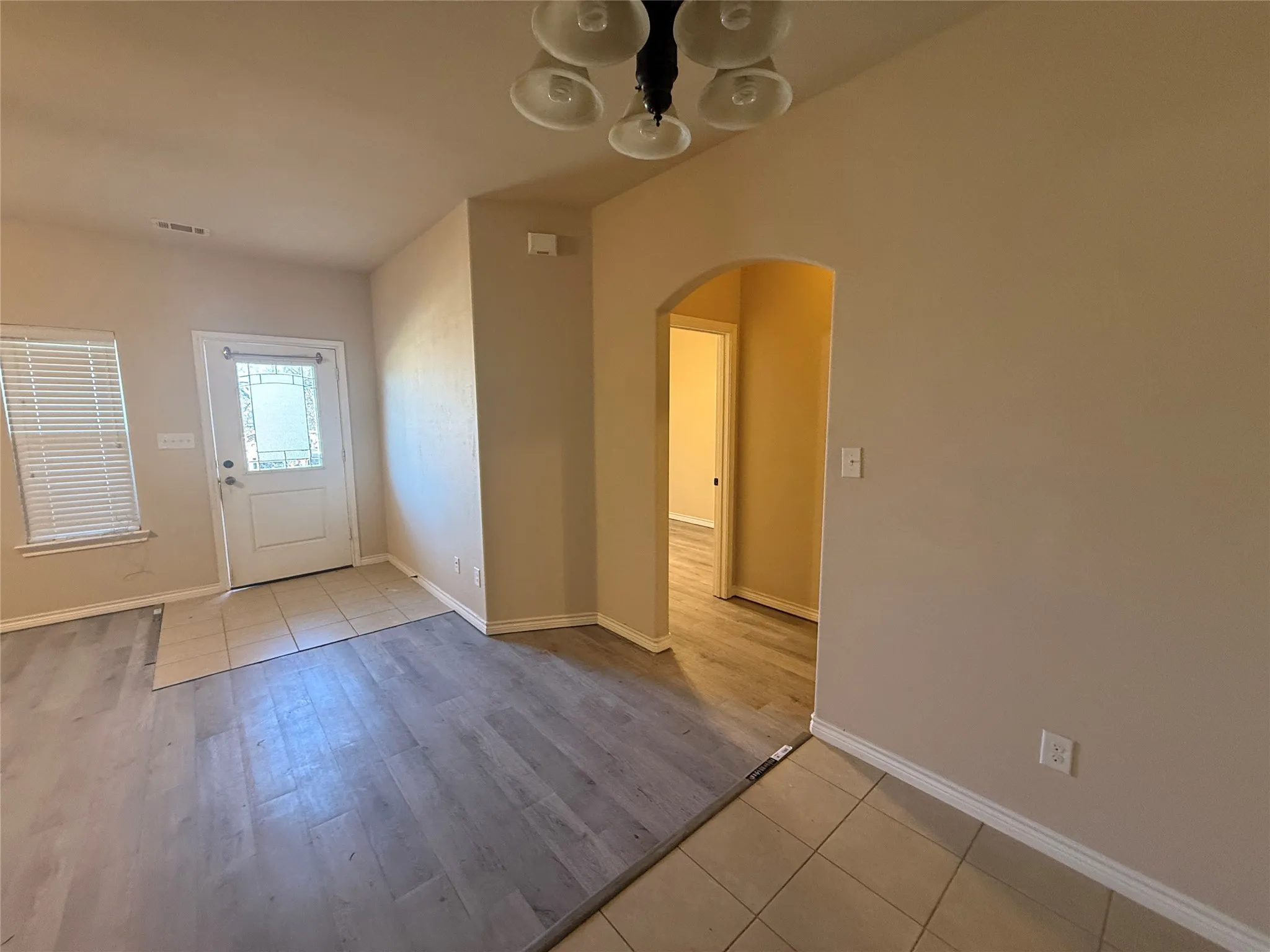 Single Family Residence For Rent in Grayson County , 214 N Ricketts Street, Sherman, Texas 75092, 3 Bedroom, 2 Bathroom, 2 Garage spaces, 1,211 Sqft, built in 2018, Price $1,550, mls#21182868, Real Estate Agent in Sherman, Homes For Rent in Grayson county, Homes For Rent in Sherman, Realtor in Sherman Texas, Real Estate Brokerage Independent Realty Texas, Luminita Cordes Realtor