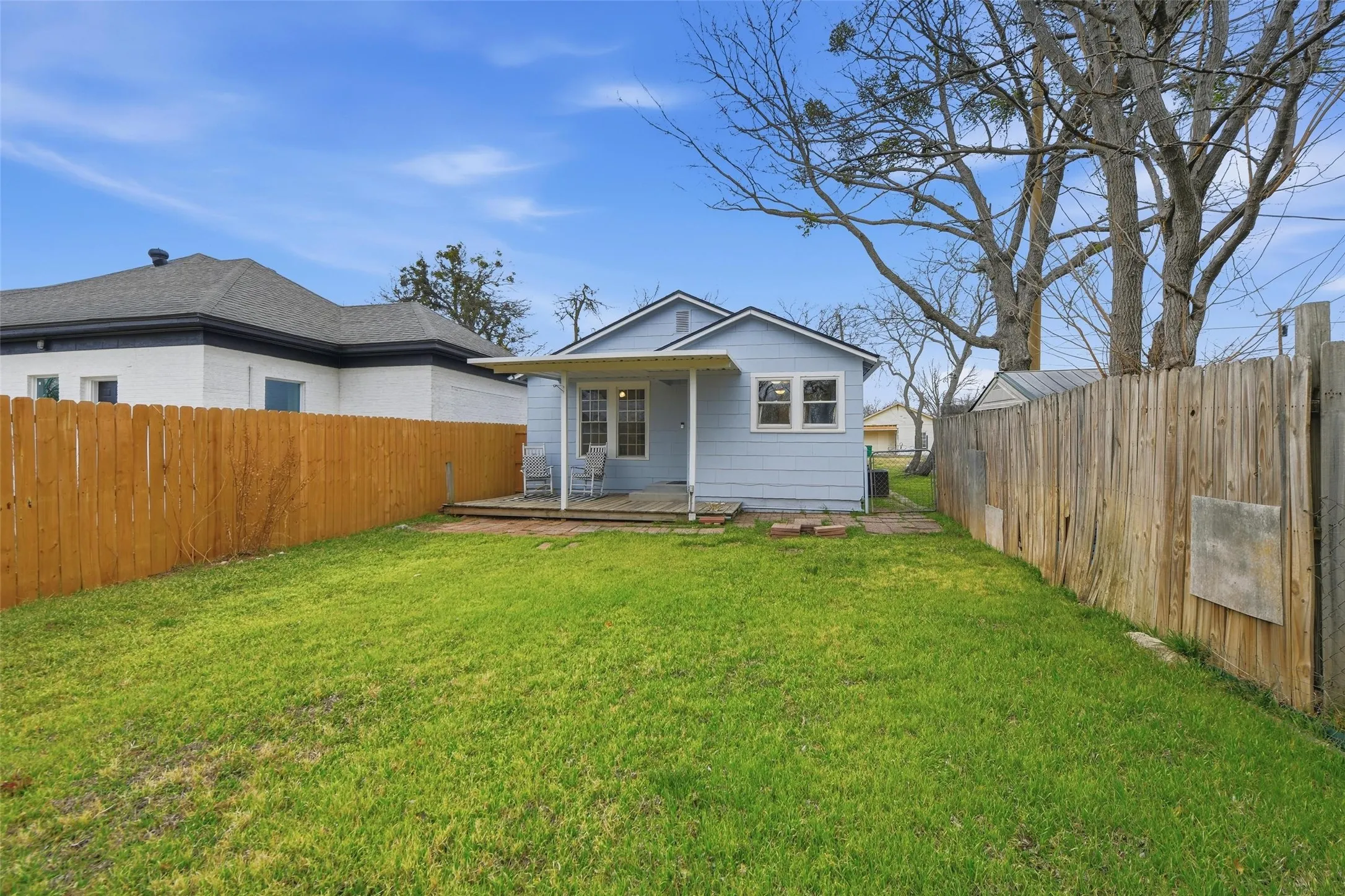 Single Family Residence For Sale in Wise County , 702 N Church Street, Decatur, Texas 76234, 2 Bedroom, 1 Bathroom, Garage spaces, 908 Sqft, built in 1950, mls#21180006, Real Estate Agent in Decatur, Homes For Sale in Wise county, Homes For Sale in Decatur, Realtor in Decatur Texas, Real Estate Brokerage Independent Realty Texas, Luminita Cordes Realtor