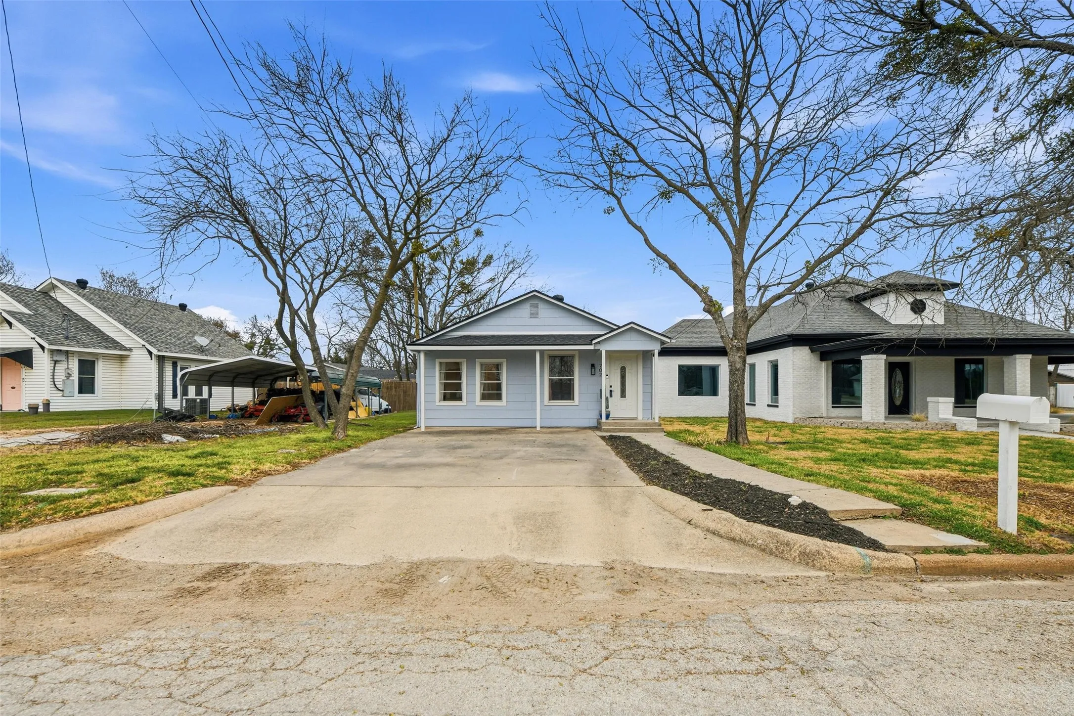 Single Family Residence For Sale in Wise County , 702 N Church Street, Decatur, Texas 76234, 2 Bedroom, 1 Bathroom, Garage spaces, 908 Sqft, built in 1950, mls#21180006, Real Estate Agent in Decatur, Homes For Sale in Wise county, Homes For Sale in Decatur, Realtor in Decatur Texas, Real Estate Brokerage Independent Realty Texas, Luminita Cordes Realtor