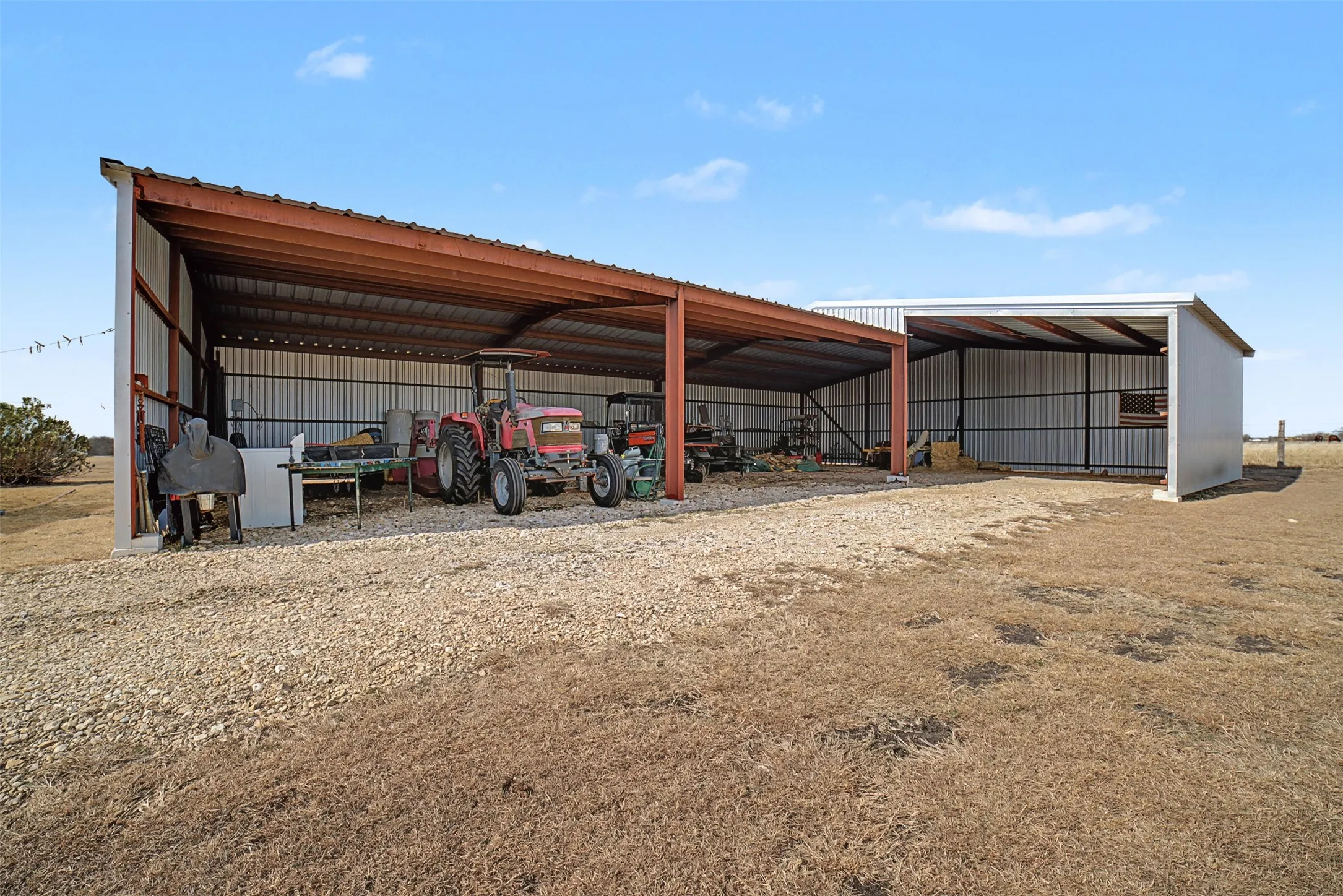 metal equipment/storage building