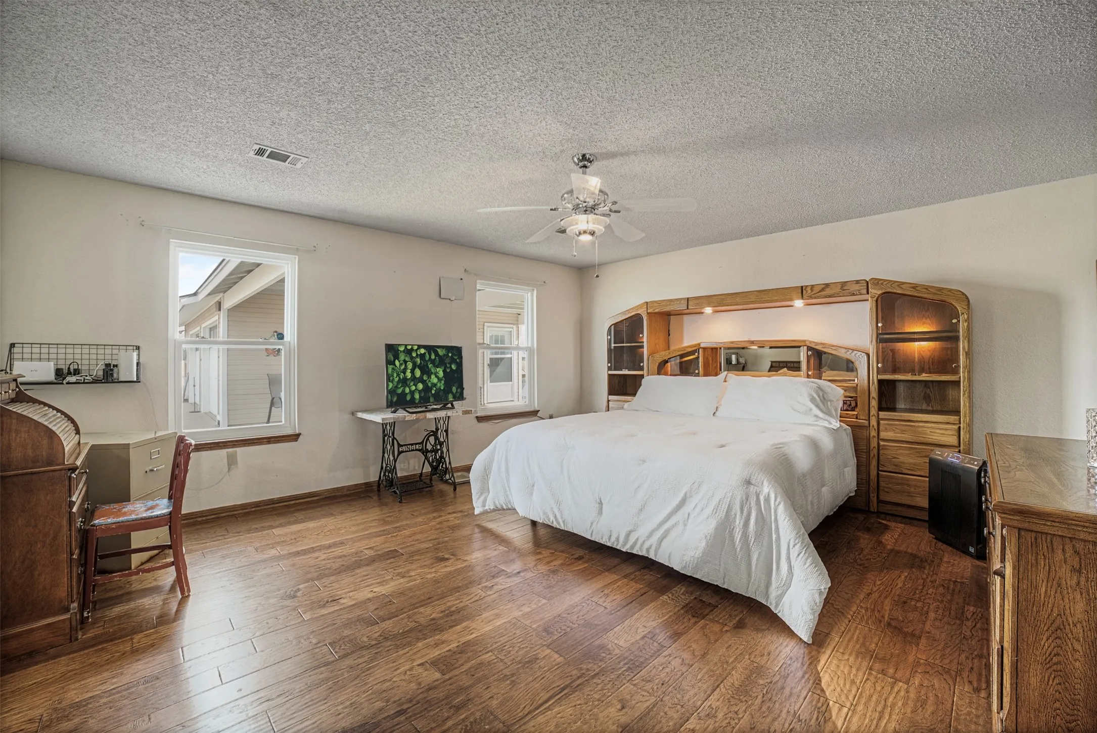 Oversized primary bedroom