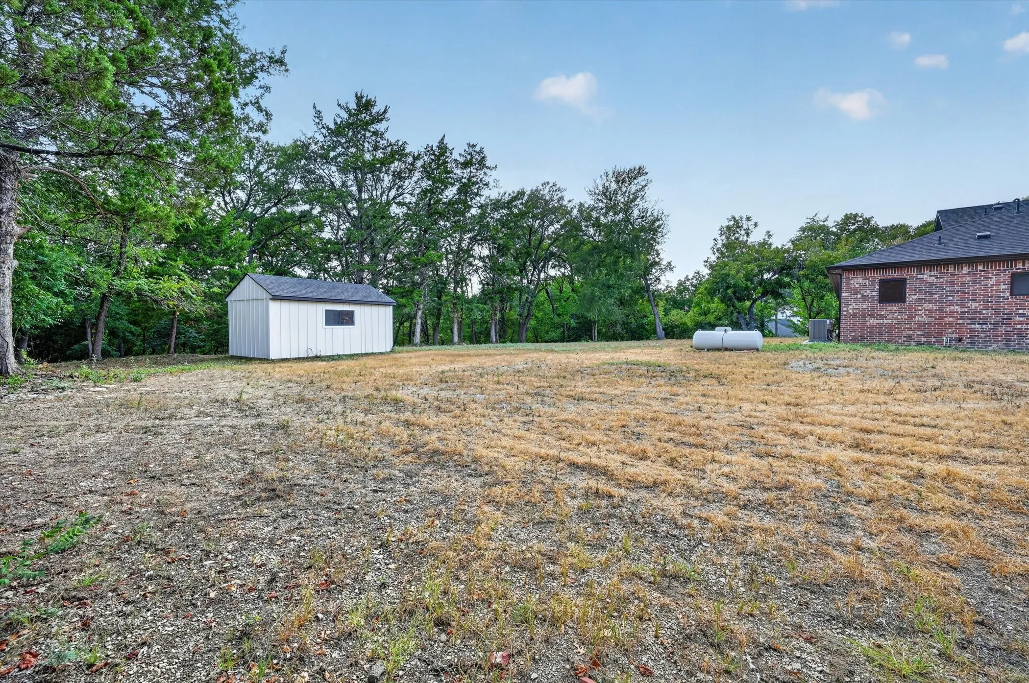Single Family Residence For Sale in Ellis County , 326 Willow Creek Lane, Ovilla, Texas 75154, 5 Bedroom, 5 Bathroom, 2 Garage spaces, 3,834 Sqft, built in 1981, mls#21183257, Real Estate Agent in Ovilla, Homes For Sale in Ellis county, Homes For Sale in Ovilla, Realtor in Ovilla Texas, Real Estate Brokerage Independent Realty Texas, Luminita Cordes Realtor
