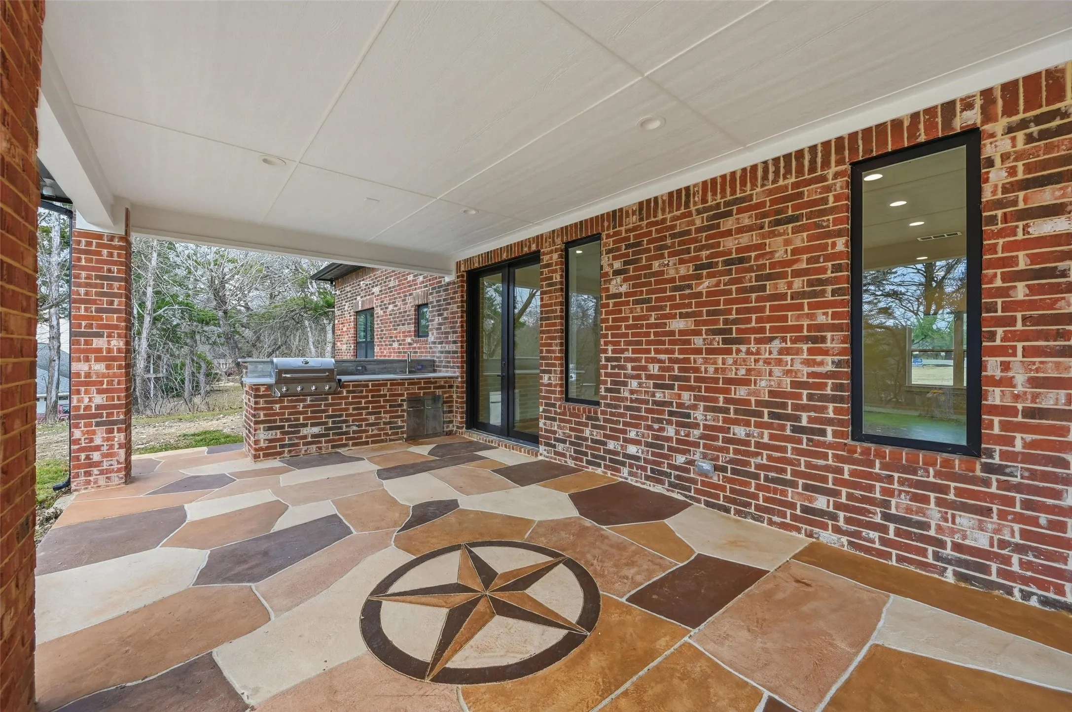 Single Family Residence For Sale in Ellis County , 326 Willow Creek Lane, Ovilla, Texas 75154, 5 Bedroom, 5 Bathroom, 2 Garage spaces, 3,834 Sqft, built in 1981, mls#21183257, Real Estate Agent in Ovilla, Homes For Sale in Ellis county, Homes For Sale in Ovilla, Realtor in Ovilla Texas, Real Estate Brokerage Independent Realty Texas, Luminita Cordes Realtor