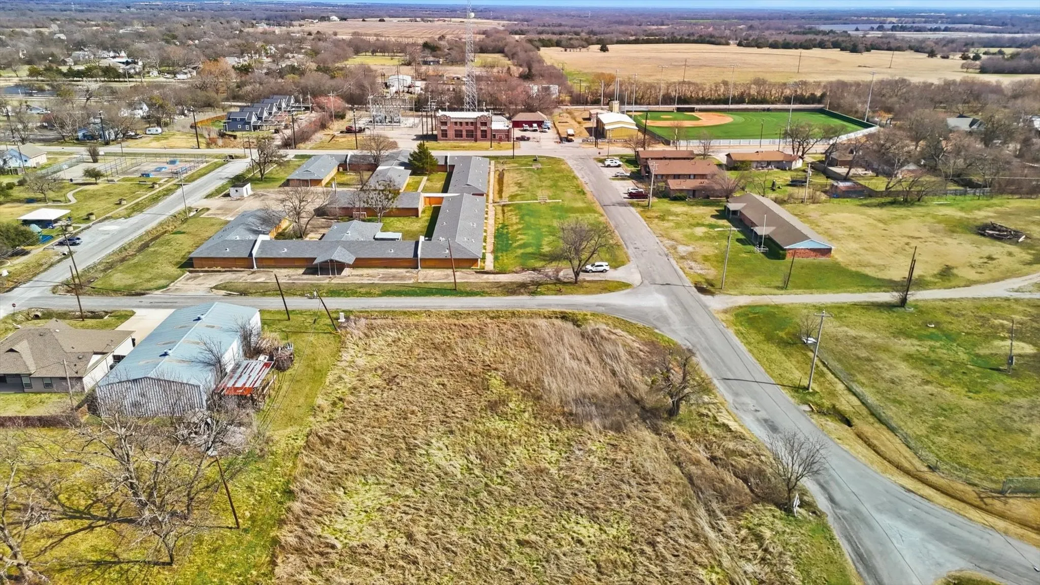 Unimproved Land For Sale in Grayson County , 202 Pine Street, Whitewright, Texas 75491, 0, 0, Garage spaces, 0 Sqft, built in 0, mls#21183299, Real Estate Agent in Whitewright, Homes For Sale in Grayson county, Homes For Sale in Whitewright, Realtor in Whitewright Texas, Real Estate Brokerage Independent Realty Texas, Luminita Cordes Realtor