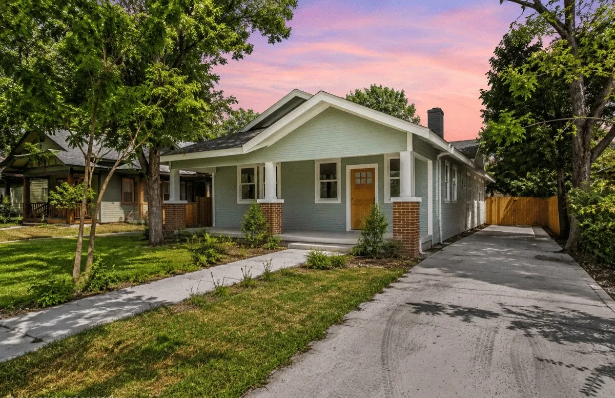 Single Family Residence For Sale in Dallas County , 5914 Victor Street, Dallas, Texas 75214, 3 Bedroom, 2 Bathroom, Garage spaces, 2,152 Sqft, built in 1918, mls#21183327, Real Estate Agent in Dallas, Homes For Sale in Dallas county, Homes For Sale in Dallas, Realtor in Dallas Texas, Real Estate Brokerage Independent Realty Texas, Luminita Cordes Realtor