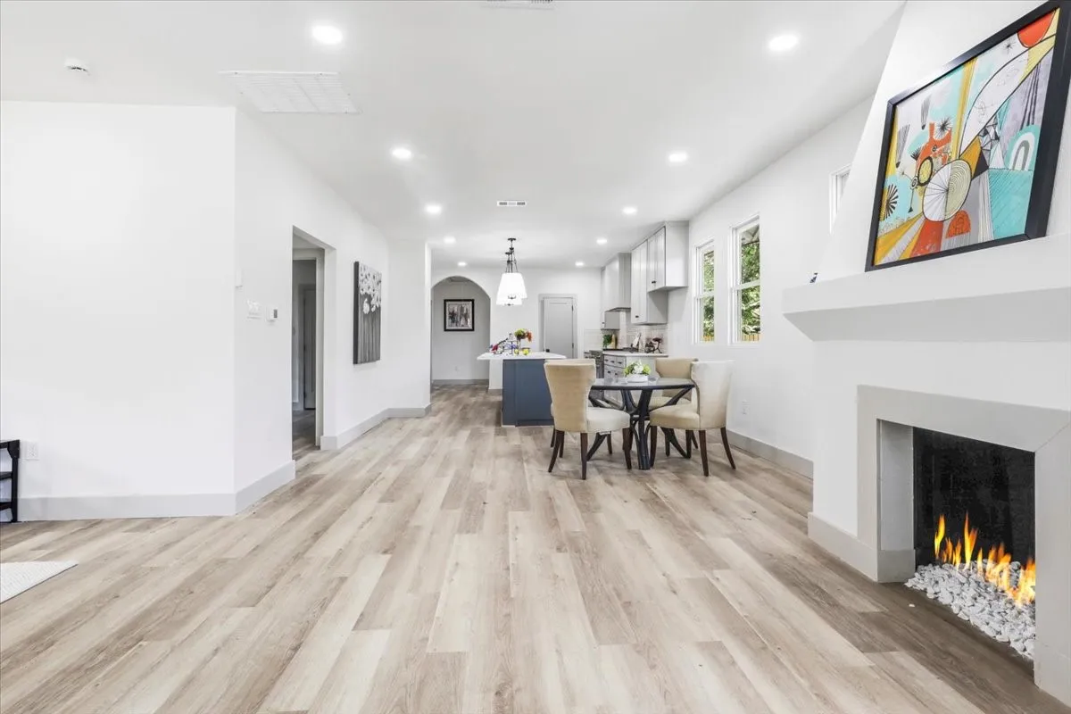 Single Family Residence For Sale in Dallas County , 5914 Victor Street, Dallas, Texas 75214, 3 Bedroom, 2 Bathroom, Garage spaces, 2,152 Sqft, built in 1918, mls#21183327, Real Estate Agent in Dallas, Homes For Sale in Dallas county, Homes For Sale in Dallas, Realtor in Dallas Texas, Real Estate Brokerage Independent Realty Texas, Luminita Cordes Realtor