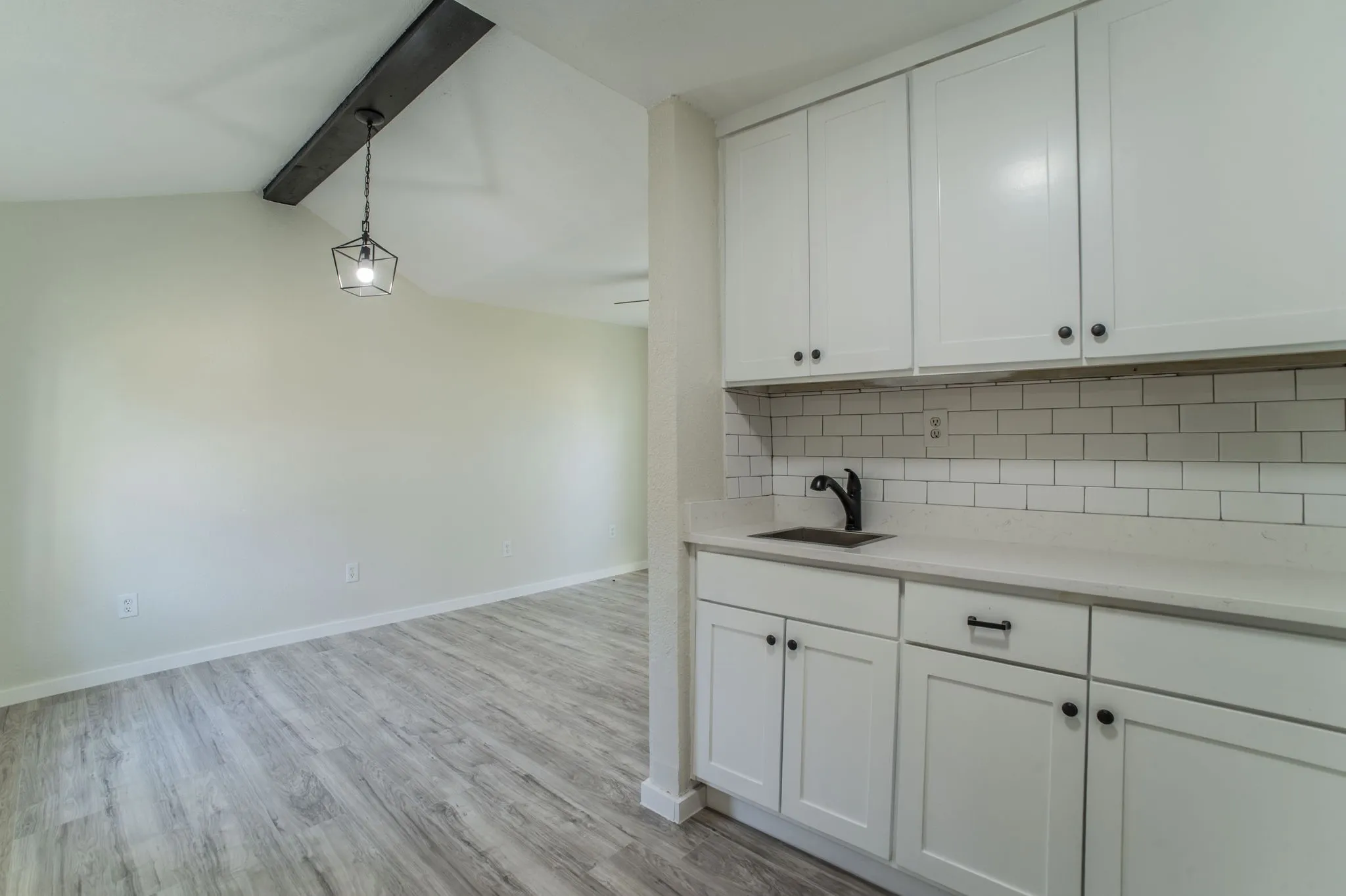 Single Family Residence For Sale in Dallas County , 5914 Victor Street, Dallas, Texas 75214, 3 Bedroom, 2 Bathroom, Garage spaces, 2,152 Sqft, built in 1918, mls#21183327, Real Estate Agent in Dallas, Homes For Sale in Dallas county, Homes For Sale in Dallas, Realtor in Dallas Texas, Real Estate Brokerage Independent Realty Texas, Luminita Cordes Realtor
