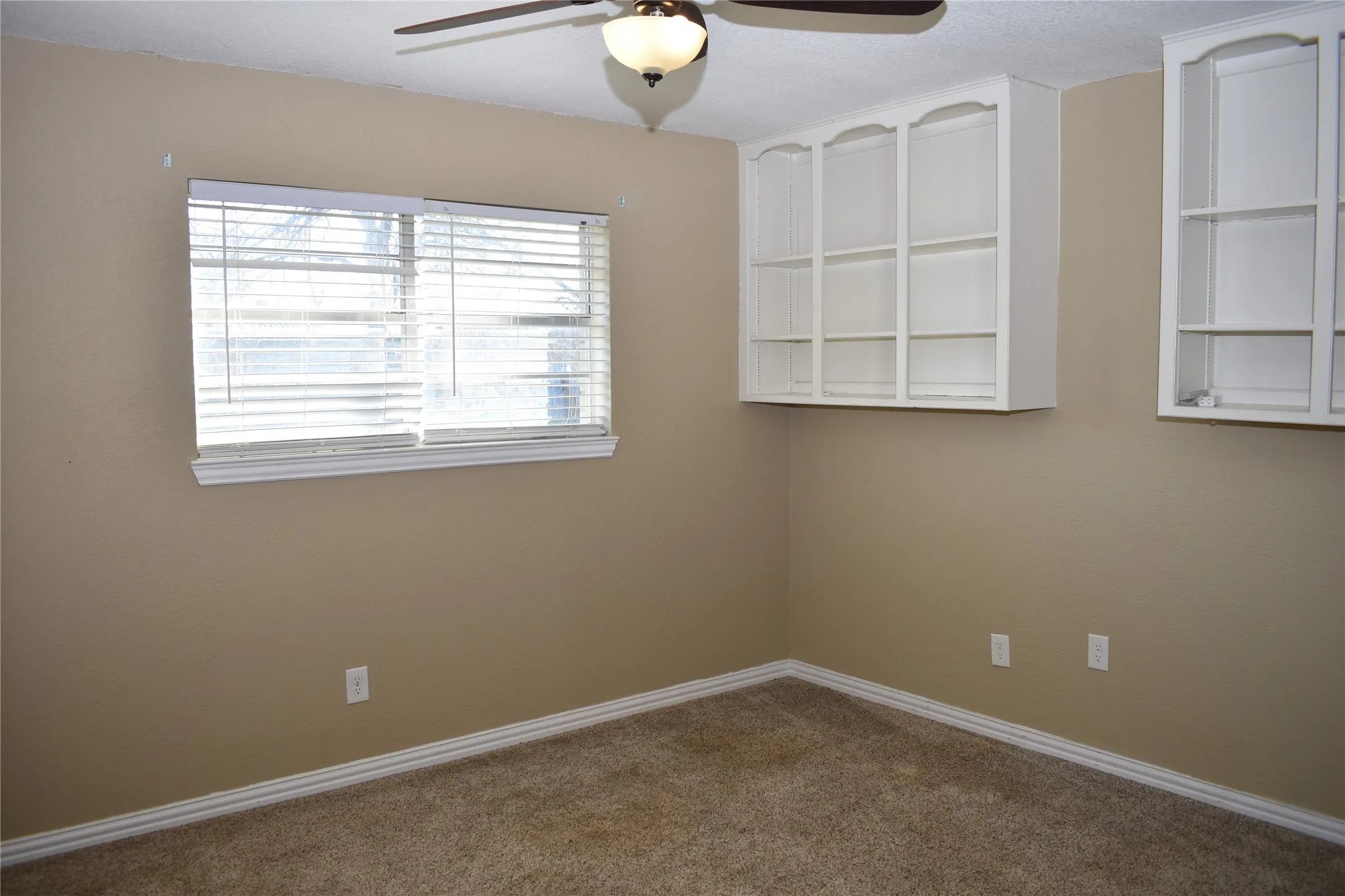 Single Family Residence For Sale in Brown County , 1207 E Fitzgerald Street, Bangs, Texas 76823, 4 Bedrooms, 2 Bathrooms, Garage spaces, 1,680 Sqft, built in 1973, Preowned, Price $207,900, mls#21181650, Real Estate Agent in Bangs, Homes For Sale in Brown county, Homes For Sale in Bangs, Realtor in Bangs Texas, Real Estate Brokerage Independent Realty Texas, Luminita Cordes Realtor