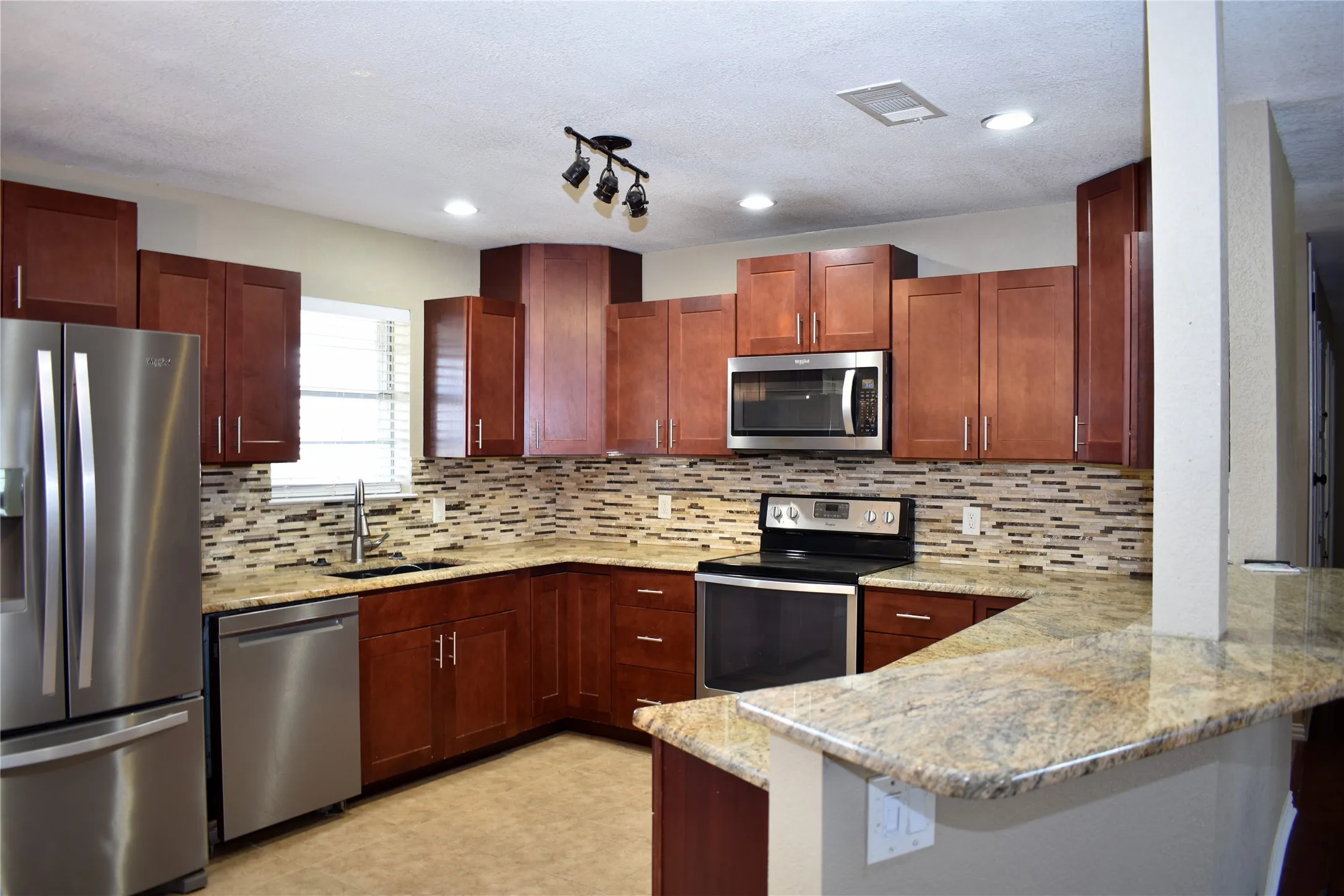 Single Family Residence For Sale in Brown County , 1207 E Fitzgerald Street, Bangs, Texas 76823, 4 Bedrooms, 2 Bathrooms, Garage spaces, 1,680 Sqft, built in 1973, Preowned, Price $207,900, mls#21181650, Real Estate Agent in Bangs, Homes For Sale in Brown county, Homes For Sale in Bangs, Realtor in Bangs Texas, Real Estate Brokerage Independent Realty Texas, Luminita Cordes Realtor