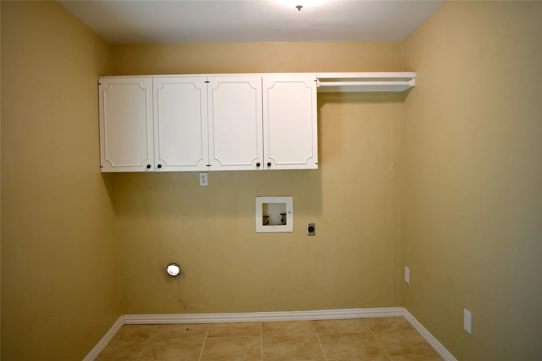 Single Family Residence For Sale in Brown County , 1207 E Fitzgerald Street, Bangs, Texas 76823, 4 Bedrooms, 2 Bathrooms, Garage spaces, 1,680 Sqft, built in 1973, Preowned, Price $207,900, mls#21181650, Real Estate Agent in Bangs, Homes For Sale in Brown county, Homes For Sale in Bangs, Realtor in Bangs Texas, Real Estate Brokerage Independent Realty Texas, Luminita Cordes Realtor