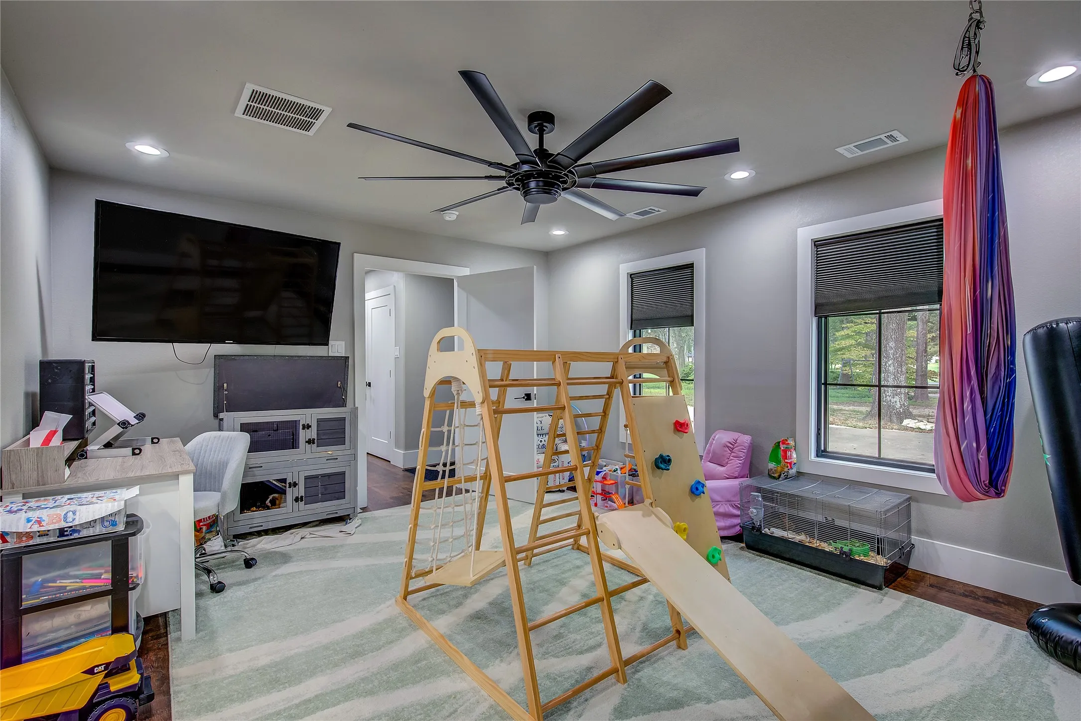 Single Family Residence For Sale in Hopkins County , 17 Jennifer Lane, Sulphur Springs, Texas 75482, 4 Bedroom, 6 Bathroom, 2 Garage spaces, 3,477 Sqft, built in 1994, mls#21181317, Real Estate Agent in Sulphur Springs, Homes For Sale in Hopkins county, Homes For Sale in Sulphur Springs, Realtor in Sulphur Springs Texas, Real Estate Brokerage Independent Realty Texas, Luminita Cordes Realtor