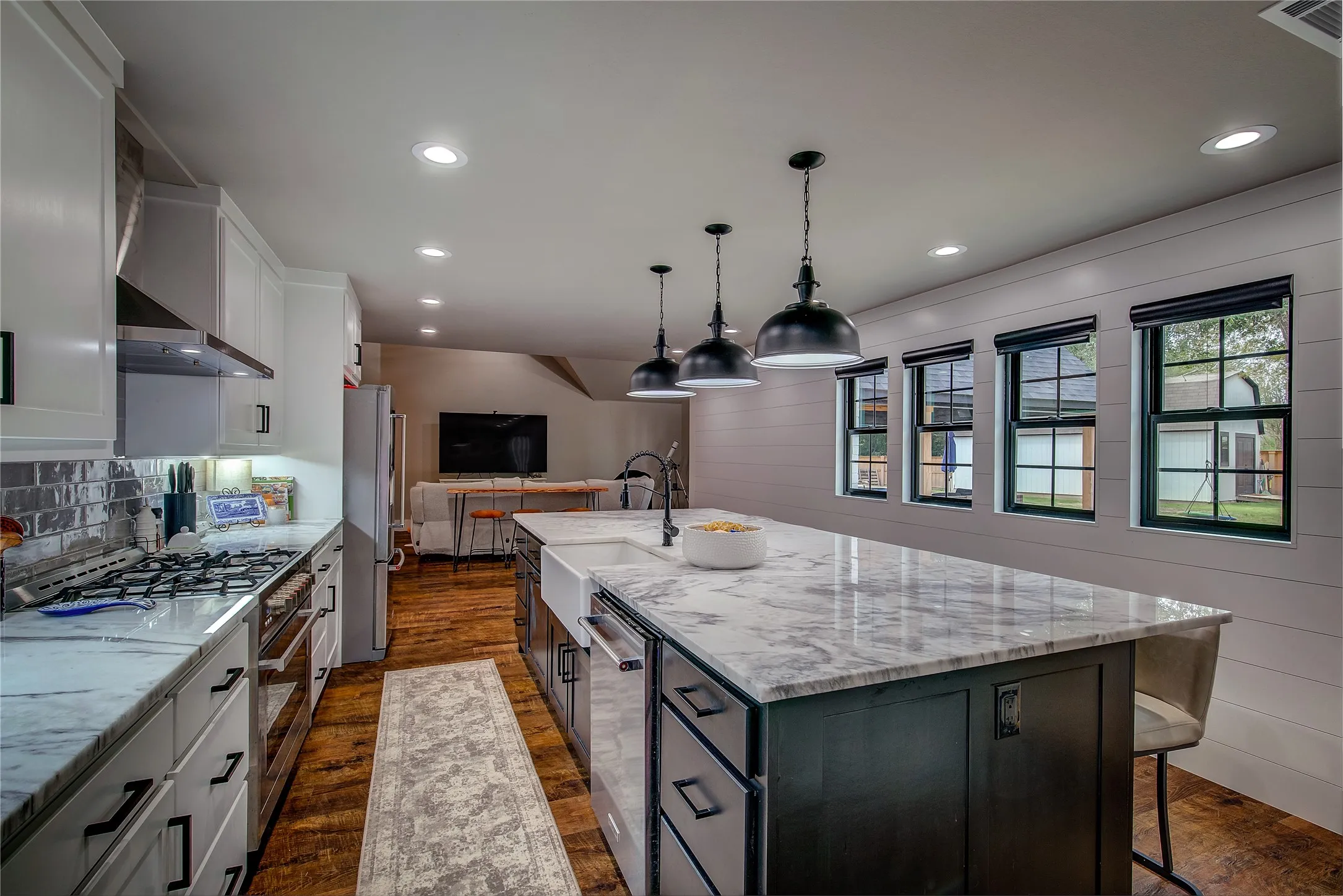 Single Family Residence For Sale in Hopkins County , 17 Jennifer Lane, Sulphur Springs, Texas 75482, 4 Bedroom, 6 Bathroom, 2 Garage spaces, 3,477 Sqft, built in 1994, mls#21181317, Real Estate Agent in Sulphur Springs, Homes For Sale in Hopkins county, Homes For Sale in Sulphur Springs, Realtor in Sulphur Springs Texas, Real Estate Brokerage Independent Realty Texas, Luminita Cordes Realtor