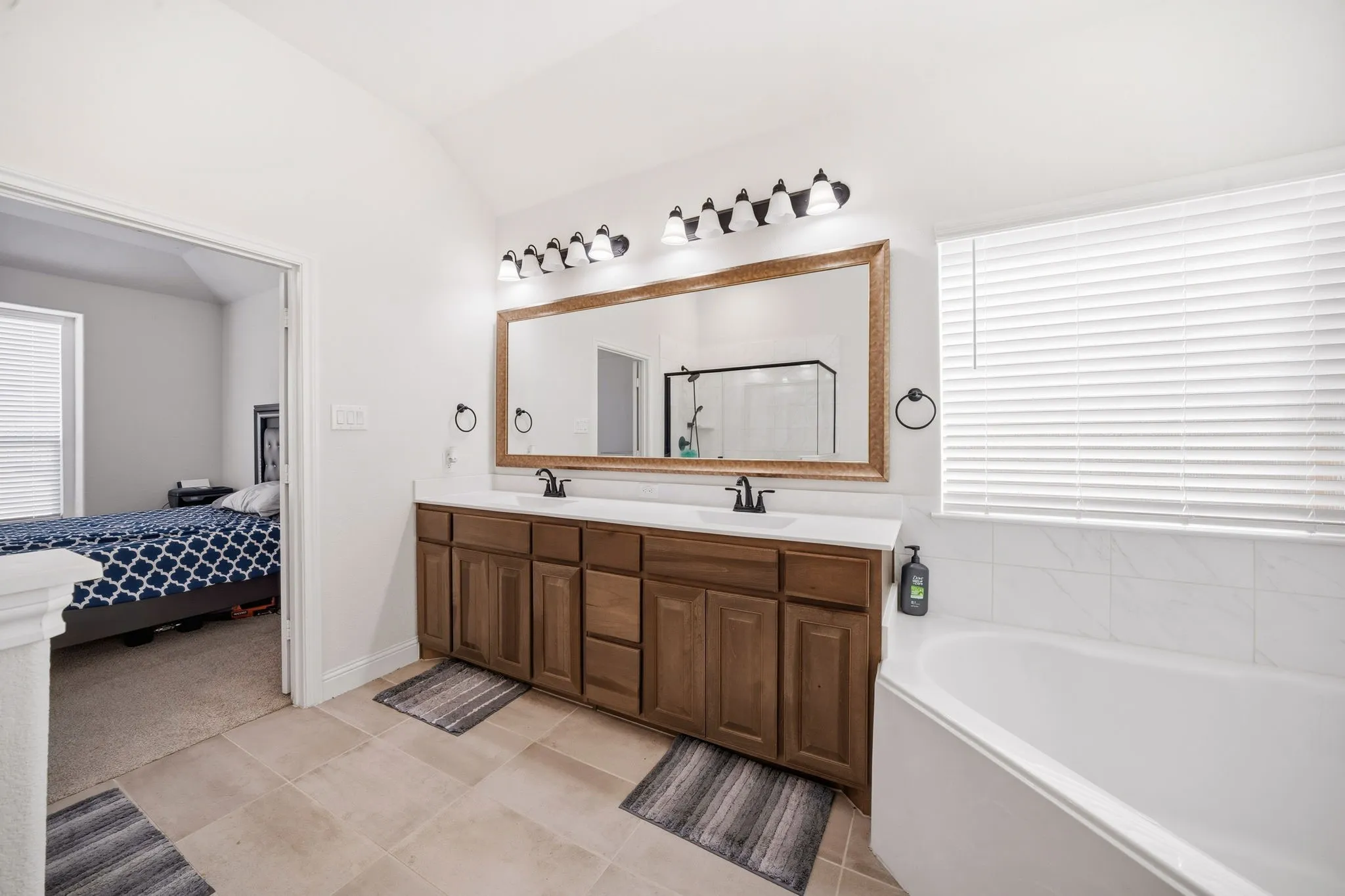 Single Family Residence For Sale in Ellis County , 3841 Eagles Bluff Road, Midlothian, Texas 76065, 4 Bedroom, 3 Bathroom, 2 Garage spaces, 2,483 Sqft, built in 2023, Preowned, mls#21173829, Real Estate Agent in Midlothian, Homes For Sale in Ellis county, Homes For Sale in Midlothian, Realtor in Midlothian Texas, Real Estate Brokerage Independent Realty Texas, Luminita Cordes Realtor