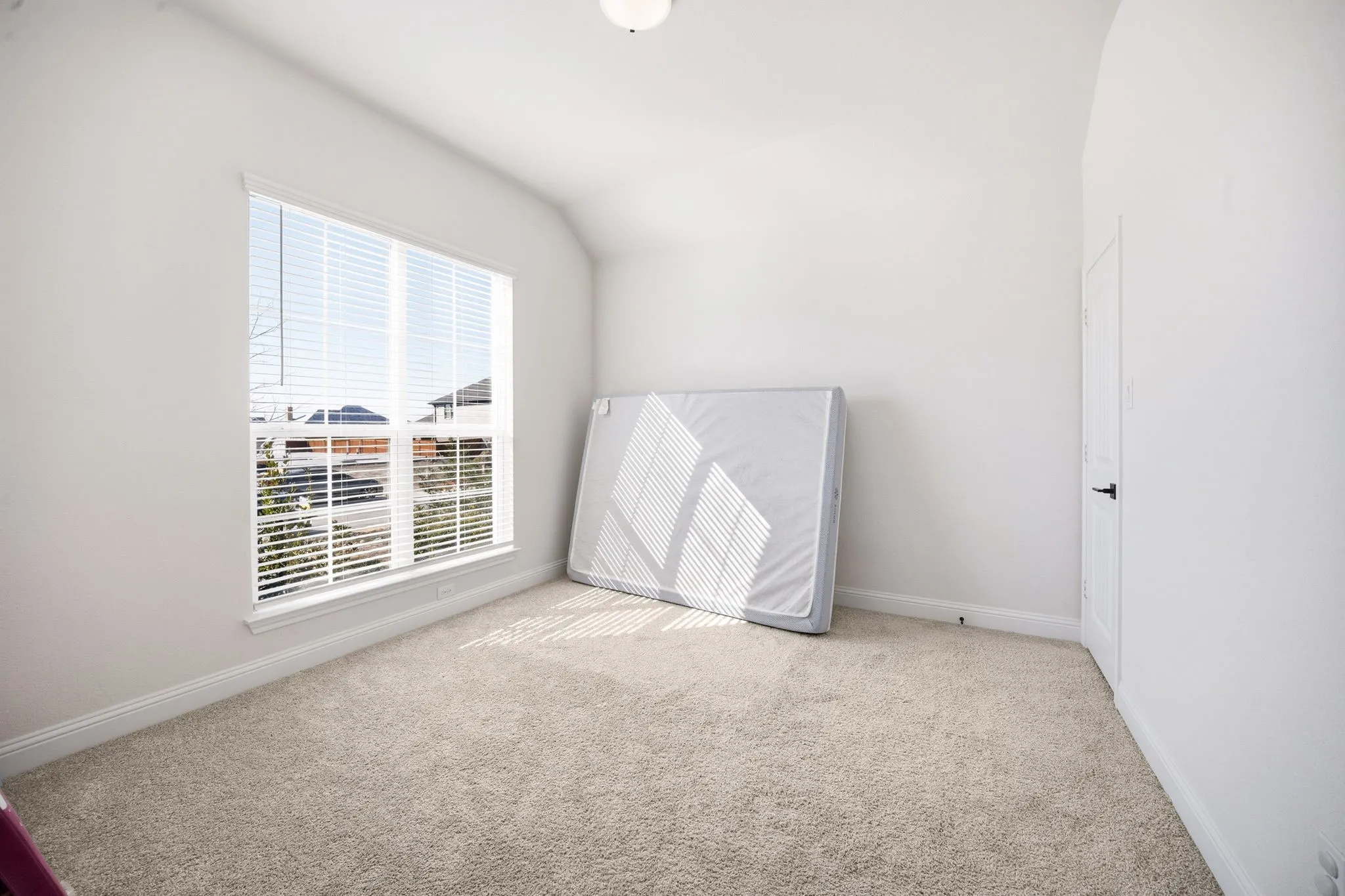 Single Family Residence For Sale in Ellis County , 3841 Eagles Bluff Road, Midlothian, Texas 76065, 4 Bedroom, 3 Bathroom, 2 Garage spaces, 2,483 Sqft, built in 2023, Preowned, mls#21173829, Real Estate Agent in Midlothian, Homes For Sale in Ellis county, Homes For Sale in Midlothian, Realtor in Midlothian Texas, Real Estate Brokerage Independent Realty Texas, Luminita Cordes Realtor
