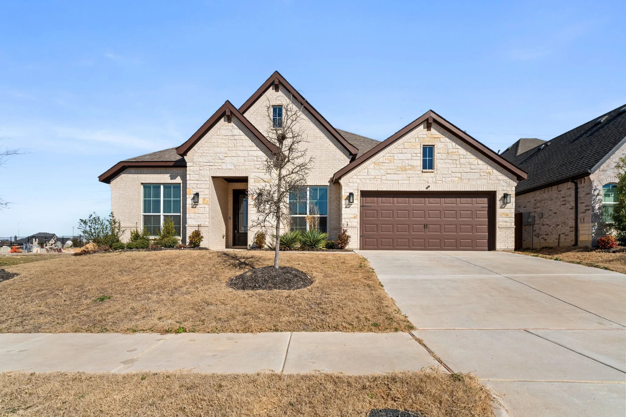 Single Family Residence For Sale in Ellis County , 3841 Eagles Bluff Road, Midlothian, Texas 76065, 4 Bedroom, 3 Bathroom, 2 Garage spaces, 2,483 Sqft, built in 2023, Preowned, mls#21173829, Real Estate Agent in Midlothian, Homes For Sale in Ellis county, Homes For Sale in Midlothian, Realtor in Midlothian Texas, Real Estate Brokerage Independent Realty Texas, Luminita Cordes Realtor