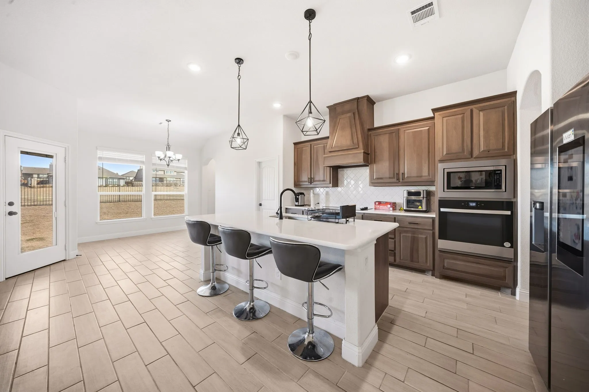 Single Family Residence For Sale in Ellis County , 3841 Eagles Bluff Road, Midlothian, Texas 76065, 4 Bedroom, 3 Bathroom, 2 Garage spaces, 2,483 Sqft, built in 2023, Preowned, mls#21173829, Real Estate Agent in Midlothian, Homes For Sale in Ellis county, Homes For Sale in Midlothian, Realtor in Midlothian Texas, Real Estate Brokerage Independent Realty Texas, Luminita Cordes Realtor