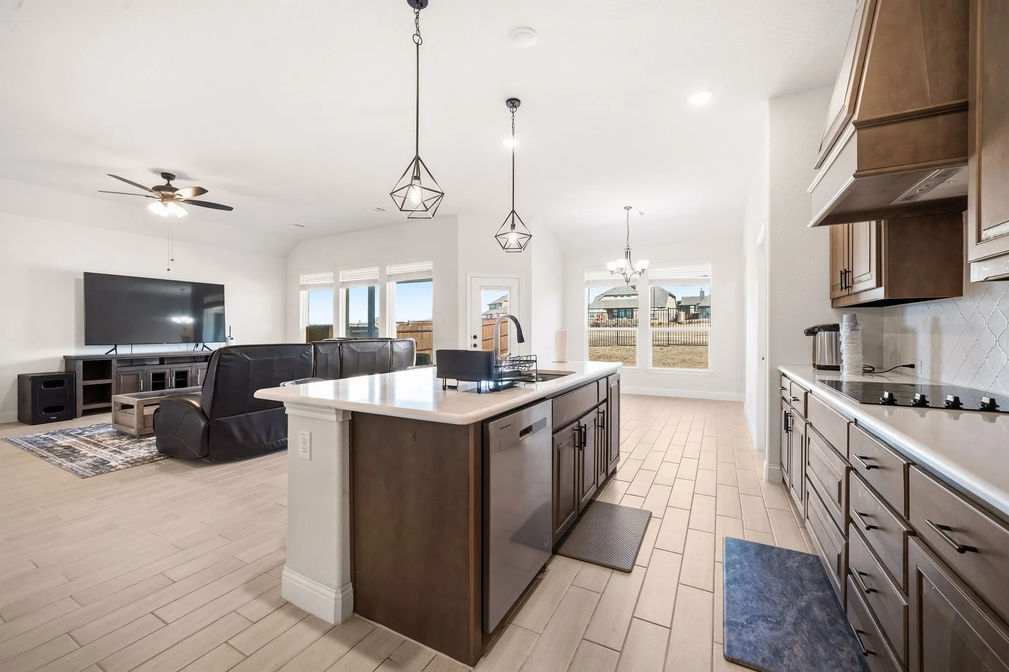 Single Family Residence For Sale in Ellis County , 3841 Eagles Bluff Road, Midlothian, Texas 76065, 4 Bedroom, 3 Bathroom, 2 Garage spaces, 2,483 Sqft, built in 2023, Preowned, mls#21173829, Real Estate Agent in Midlothian, Homes For Sale in Ellis county, Homes For Sale in Midlothian, Realtor in Midlothian Texas, Real Estate Brokerage Independent Realty Texas, Luminita Cordes Realtor
