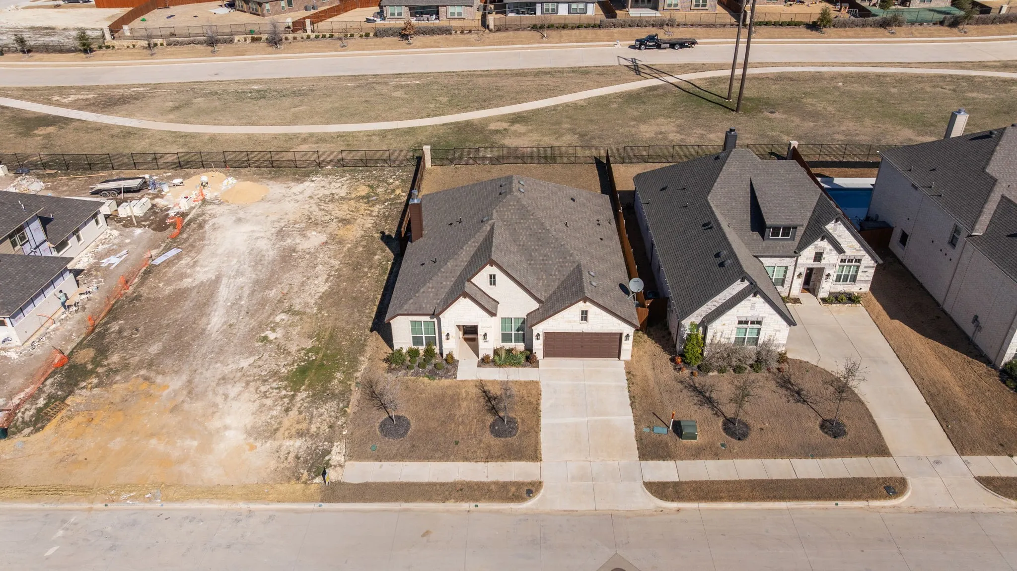 Single Family Residence For Sale in Ellis County , 3841 Eagles Bluff Road, Midlothian, Texas 76065, 4 Bedroom, 3 Bathroom, 2 Garage spaces, 2,483 Sqft, built in 2023, Preowned, mls#21173829, Real Estate Agent in Midlothian, Homes For Sale in Ellis county, Homes For Sale in Midlothian, Realtor in Midlothian Texas, Real Estate Brokerage Independent Realty Texas, Luminita Cordes Realtor