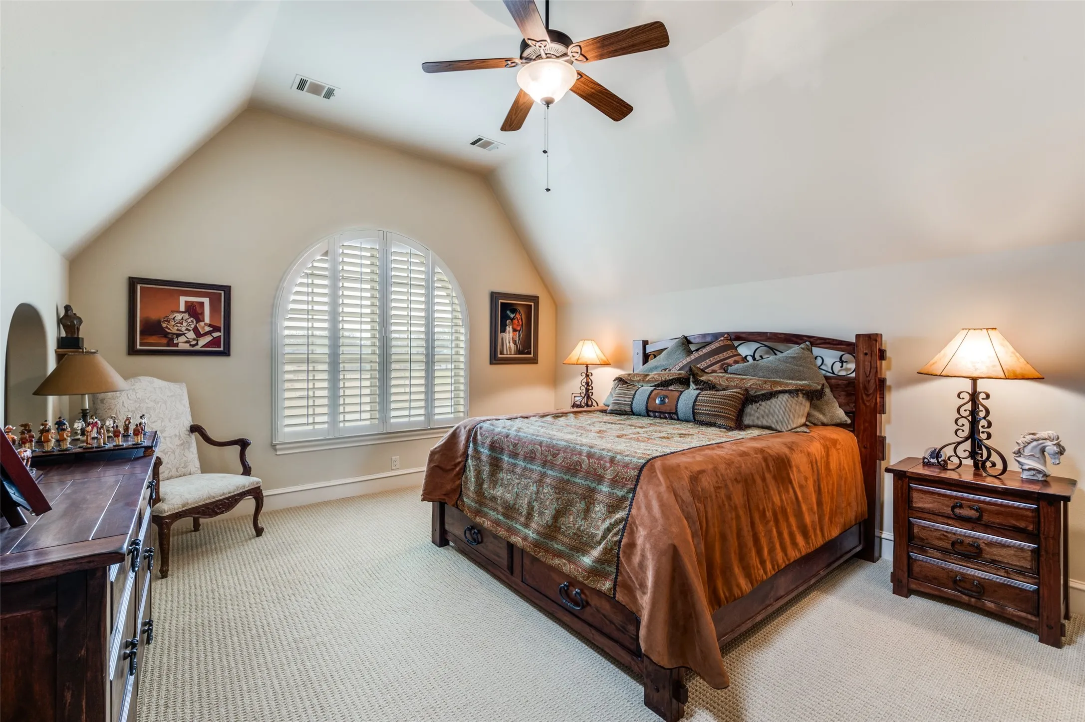 Single Family Residence For Sale in Denton County , 141 W Waters Edge Way, Oak Point, Texas 75068, 4 Bedrooms, 5 Bathrooms, 3 Garage spaces, 5,124 Sqft, built in 2008, Preowned, Price $1,195,000, mls#21180843, Real Estate Agent in Oak Point, Homes For Sale in Denton county, Homes For Sale in Oak Point, Realtor in Oak Point Texas, Real Estate Brokerage Independent Realty Texas, Luminita Cordes Realtor