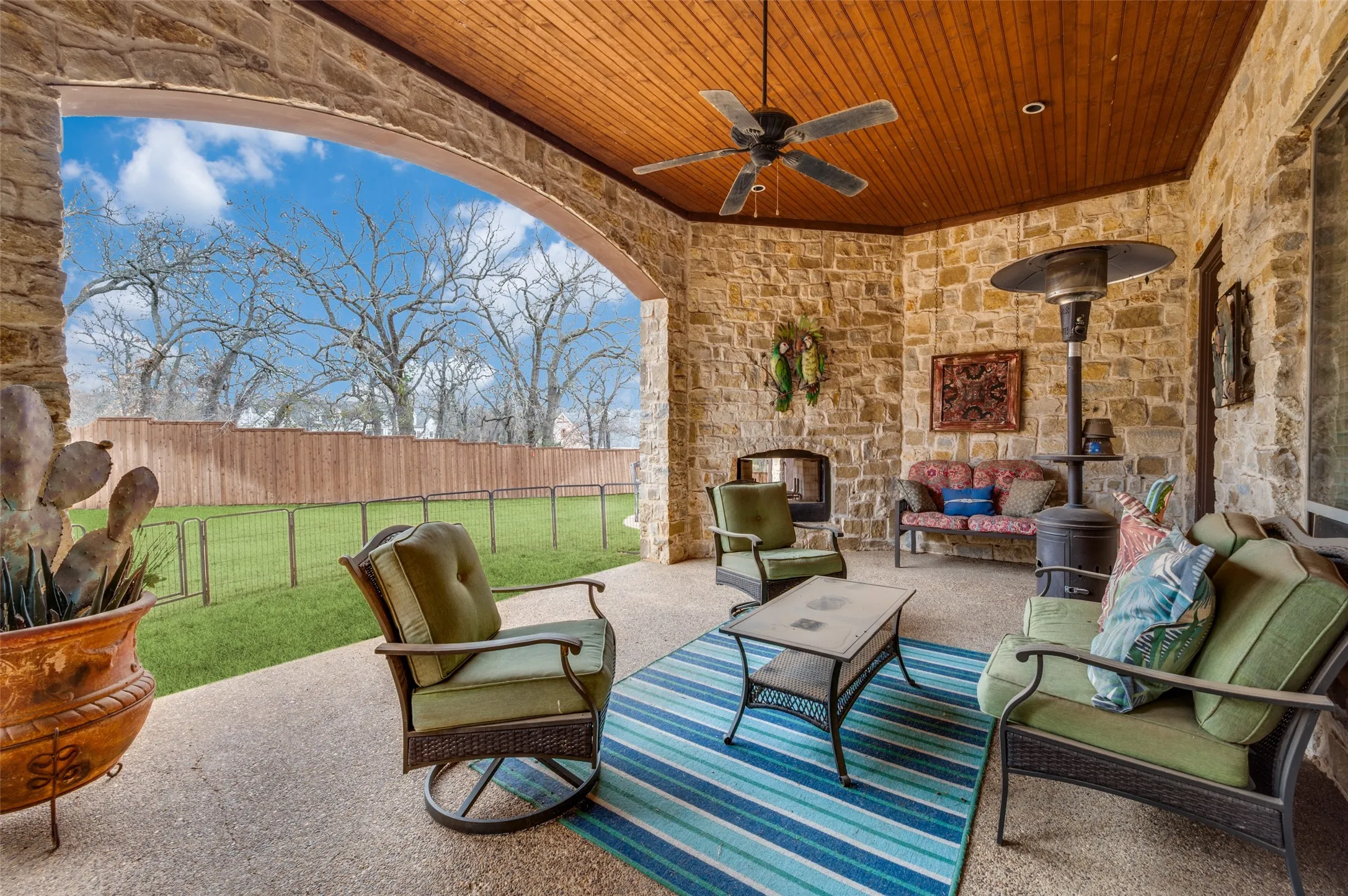Single Family Residence For Sale in Denton County , 141 W Waters Edge Way, Oak Point, Texas 75068, 4 Bedrooms, 5 Bathrooms, 3 Garage spaces, 5,124 Sqft, built in 2008, Preowned, Price $1,195,000, mls#21180843, Real Estate Agent in Oak Point, Homes For Sale in Denton county, Homes For Sale in Oak Point, Realtor in Oak Point Texas, Real Estate Brokerage Independent Realty Texas, Luminita Cordes Realtor