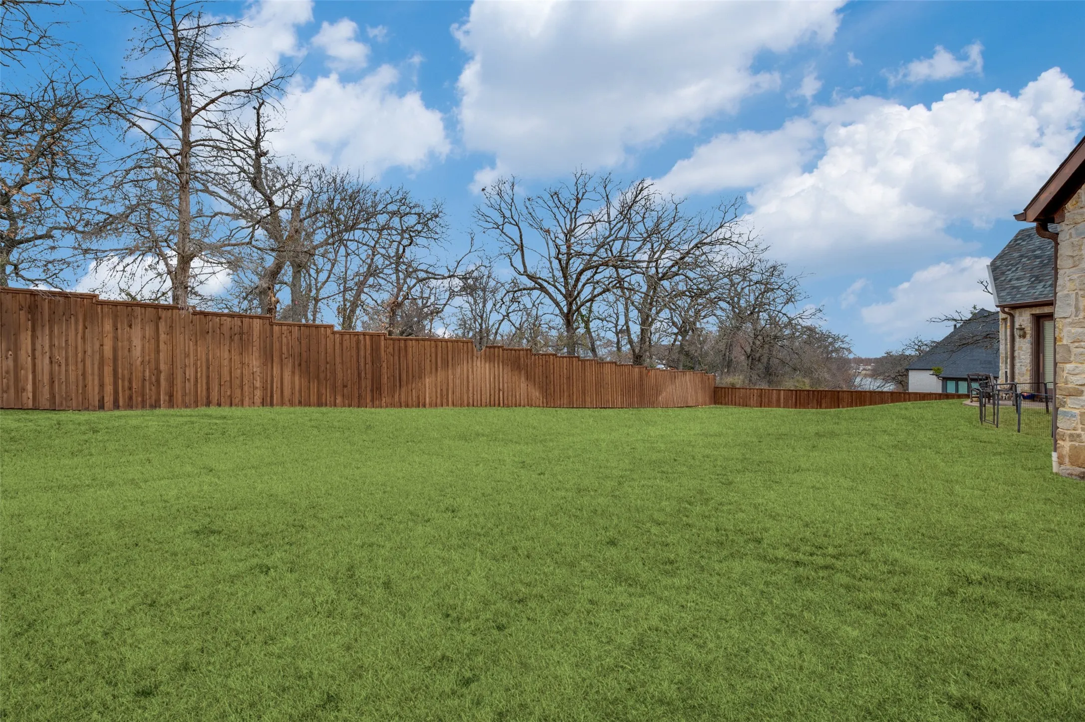Single Family Residence For Sale in Denton County , 141 W Waters Edge Way, Oak Point, Texas 75068, 4 Bedrooms, 5 Bathrooms, 3 Garage spaces, 5,124 Sqft, built in 2008, Preowned, Price $1,195,000, mls#21180843, Real Estate Agent in Oak Point, Homes For Sale in Denton county, Homes For Sale in Oak Point, Realtor in Oak Point Texas, Real Estate Brokerage Independent Realty Texas, Luminita Cordes Realtor