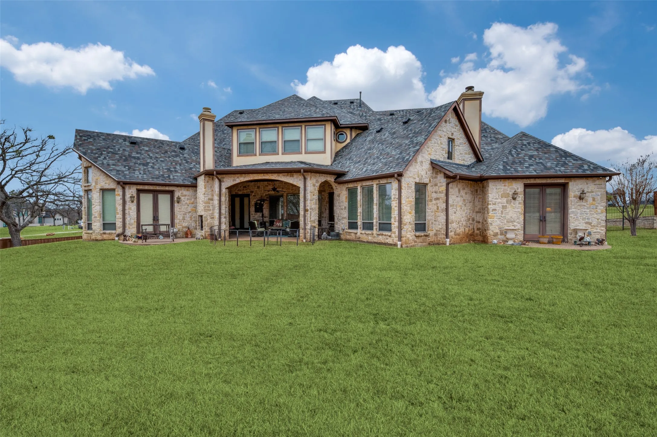 Single Family Residence For Sale in Denton County , 141 W Waters Edge Way, Oak Point, Texas 75068, 4 Bedrooms, 5 Bathrooms, 3 Garage spaces, 5,124 Sqft, built in 2008, Preowned, Price $1,195,000, mls#21180843, Real Estate Agent in Oak Point, Homes For Sale in Denton county, Homes For Sale in Oak Point, Realtor in Oak Point Texas, Real Estate Brokerage Independent Realty Texas, Luminita Cordes Realtor