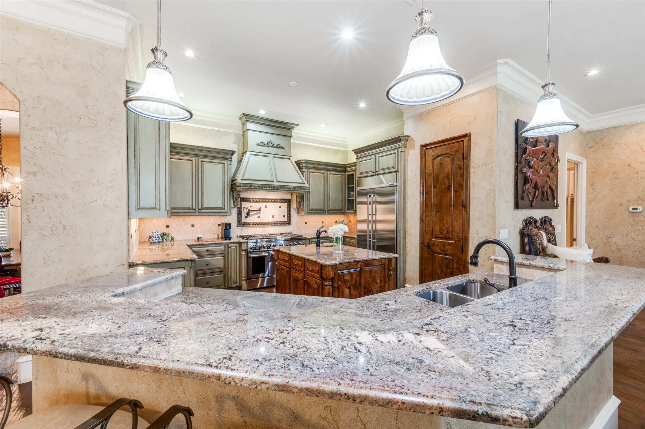 Single Family Residence For Sale in Denton County , 141 W Waters Edge Way, Oak Point, Texas 75068, 4 Bedrooms, 5 Bathrooms, 3 Garage spaces, 5,124 Sqft, built in 2008, Preowned, Price $1,195,000, mls#21180843, Real Estate Agent in Oak Point, Homes For Sale in Denton county, Homes For Sale in Oak Point, Realtor in Oak Point Texas, Real Estate Brokerage Independent Realty Texas, Luminita Cordes Realtor