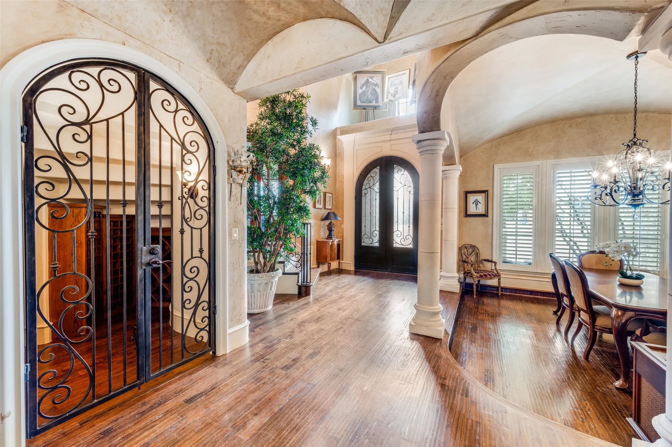 Single Family Residence For Sale in Denton County , 141 W Waters Edge Way, Oak Point, Texas 75068, 4 Bedrooms, 5 Bathrooms, 3 Garage spaces, 5,124 Sqft, built in 2008, Preowned, Price $1,195,000, mls#21180843, Real Estate Agent in Oak Point, Homes For Sale in Denton county, Homes For Sale in Oak Point, Realtor in Oak Point Texas, Real Estate Brokerage Independent Realty Texas, Luminita Cordes Realtor