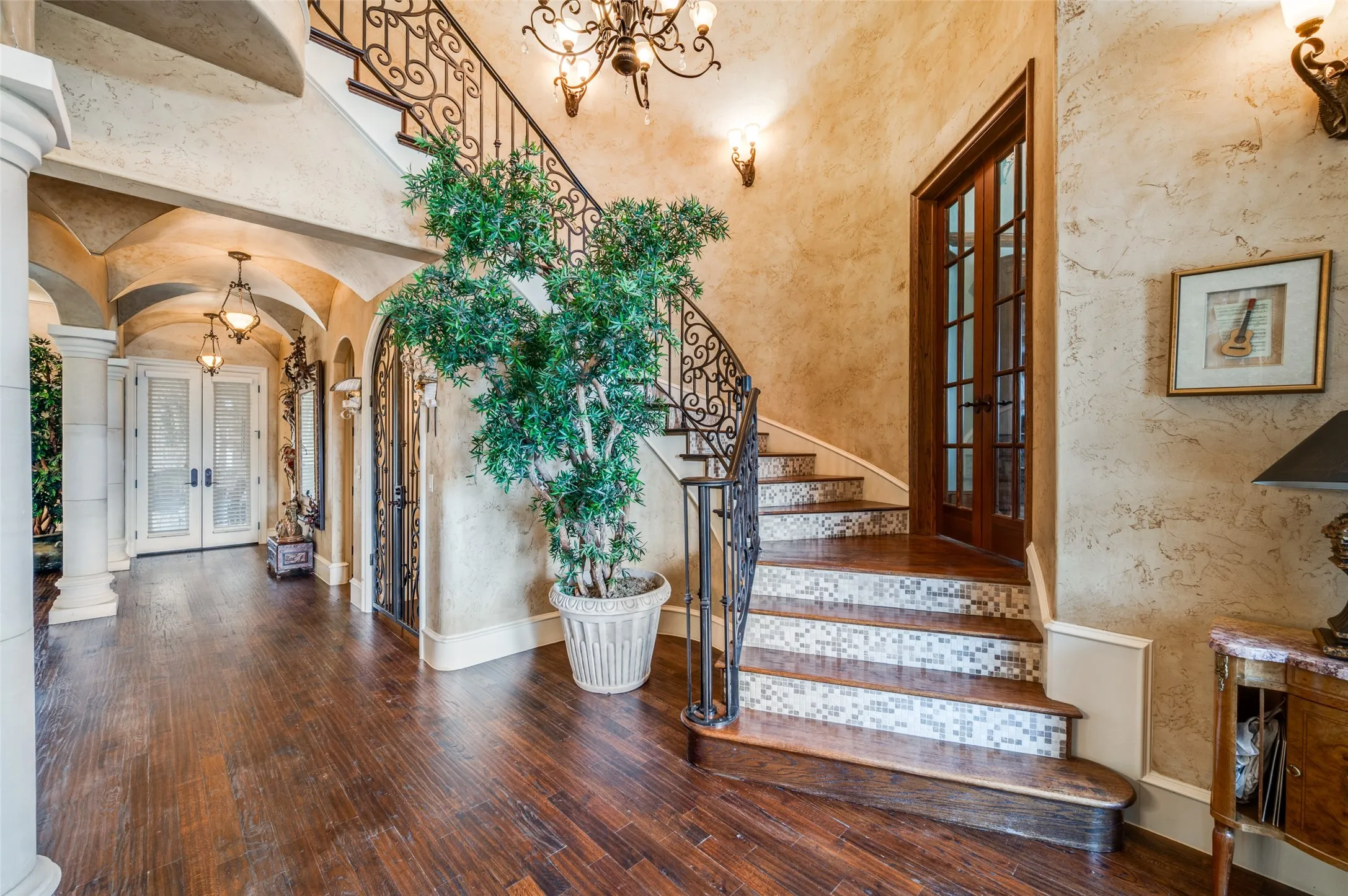 Single Family Residence For Sale in Denton County , 141 W Waters Edge Way, Oak Point, Texas 75068, 4 Bedrooms, 5 Bathrooms, 3 Garage spaces, 5,124 Sqft, built in 2008, Preowned, Price $1,195,000, mls#21180843, Real Estate Agent in Oak Point, Homes For Sale in Denton county, Homes For Sale in Oak Point, Realtor in Oak Point Texas, Real Estate Brokerage Independent Realty Texas, Luminita Cordes Realtor