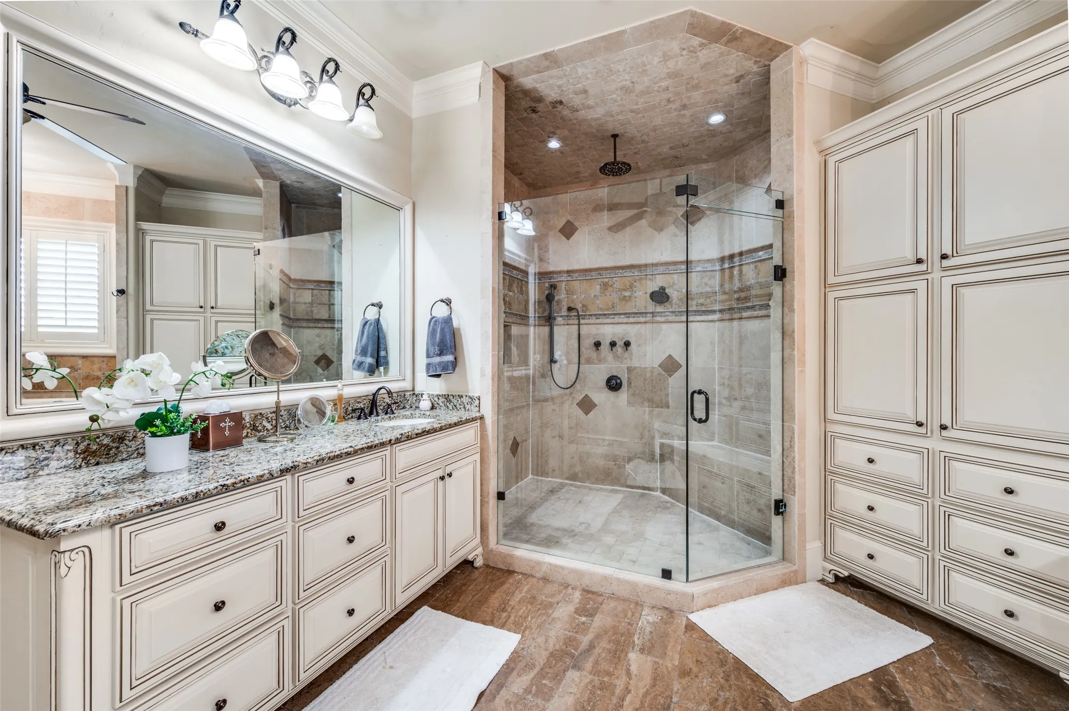 Single Family Residence For Sale in Denton County , 141 W Waters Edge Way, Oak Point, Texas 75068, 4 Bedrooms, 5 Bathrooms, 3 Garage spaces, 5,124 Sqft, built in 2008, Preowned, Price $1,195,000, mls#21180843, Real Estate Agent in Oak Point, Homes For Sale in Denton county, Homes For Sale in Oak Point, Realtor in Oak Point Texas, Real Estate Brokerage Independent Realty Texas, Luminita Cordes Realtor