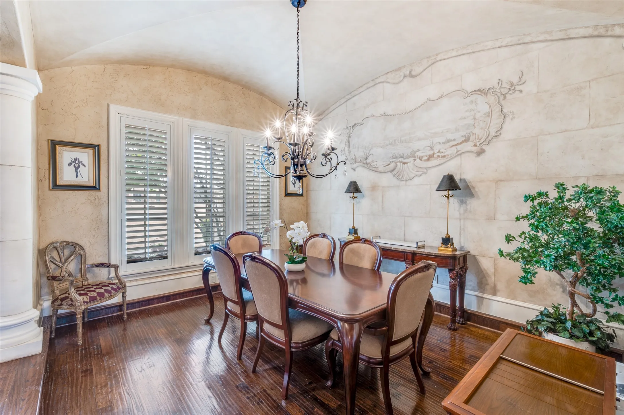 Single Family Residence For Sale in Denton County , 141 W Waters Edge Way, Oak Point, Texas 75068, 4 Bedrooms, 5 Bathrooms, 3 Garage spaces, 5,124 Sqft, built in 2008, Preowned, Price $1,195,000, mls#21180843, Real Estate Agent in Oak Point, Homes For Sale in Denton county, Homes For Sale in Oak Point, Realtor in Oak Point Texas, Real Estate Brokerage Independent Realty Texas, Luminita Cordes Realtor