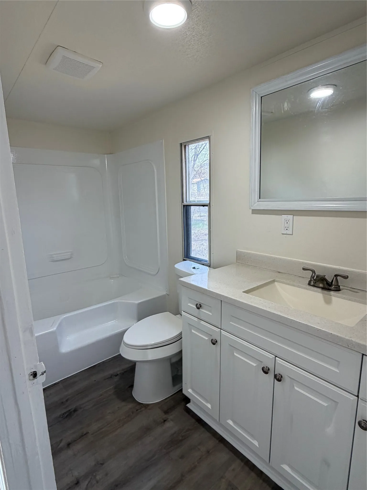 Mobile Home For Sale in Hood County , 3601 Hedge Row Street, Granbury, Texas 76048, 2 Bedroom, 2 Bathroom, Garage spaces, 960 Sqft, built in 1999, Preowned, mls#21181229, Real Estate Agent in Granbury, Homes For Sale in Hood county, Homes For Sale in Granbury, Realtor in Granbury Texas, Real Estate Brokerage Independent Realty Texas, Luminita Cordes Realtor