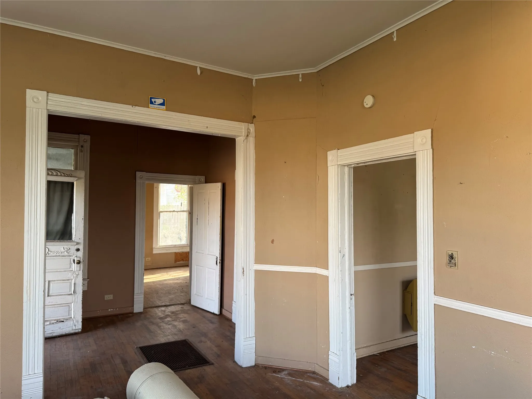 Single Family Residence For Sale in Grayson County , 317 Scullin, Denison, Texas 75020, 2 Bedroom, 1 Bathroom, Garage spaces, 1,234 Sqft, built in 1900, mls#21183325, Real Estate Agent in Denison, Homes For Sale in Grayson county, Homes For Sale in Denison, Realtor in Denison Texas, Real Estate Brokerage Independent Realty Texas, Luminita Cordes Realtor