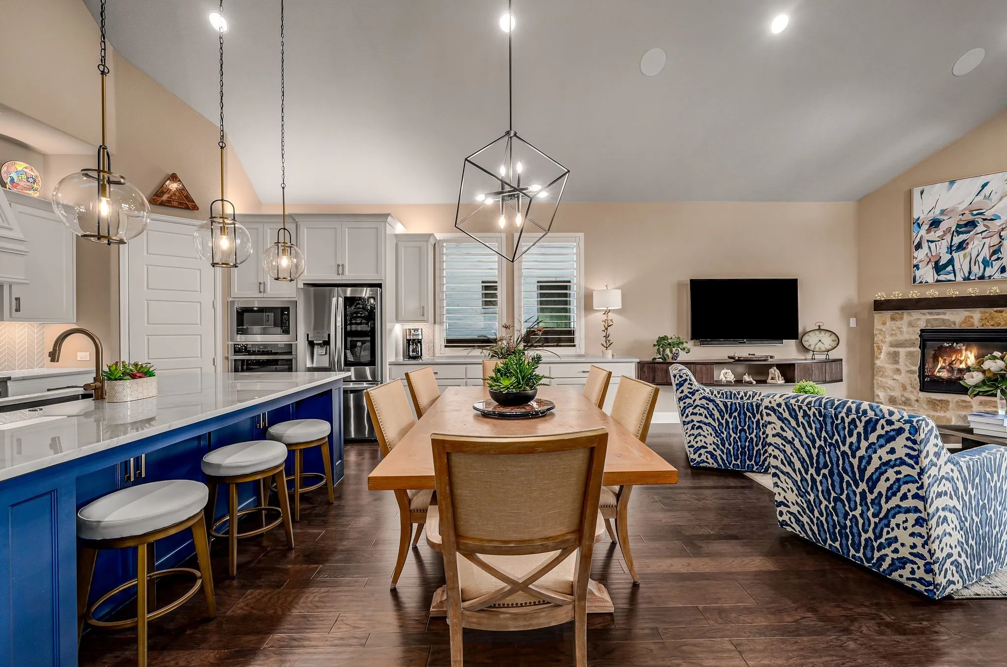Single Family Residence For Sale in Denton County , 3025 Warrington, The Colony, Texas 75056, 4 Bedroom, 3 Bathroom, 2 Garage spaces, 2,474 Sqft, built in 2022, Preowned, mls#21165848, Real Estate Agent in The Colony, Homes For Sale in Denton county, Homes For Sale in The Colony, Realtor in The Colony Texas, Real Estate Brokerage Independent Realty Texas, Luminita Cordes Realtor