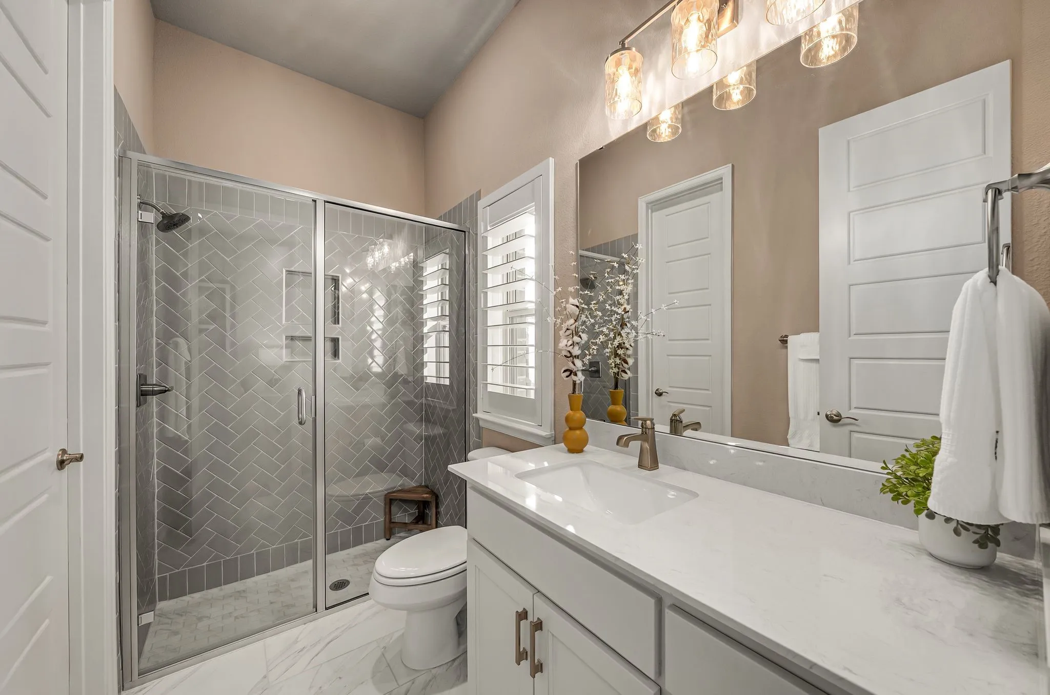 Single Family Residence For Sale in Denton County , 3025 Warrington, The Colony, Texas 75056, 4 Bedroom, 3 Bathroom, 2 Garage spaces, 2,474 Sqft, built in 2022, Preowned, mls#21165848, Real Estate Agent in The Colony, Homes For Sale in Denton county, Homes For Sale in The Colony, Realtor in The Colony Texas, Real Estate Brokerage Independent Realty Texas, Luminita Cordes Realtor